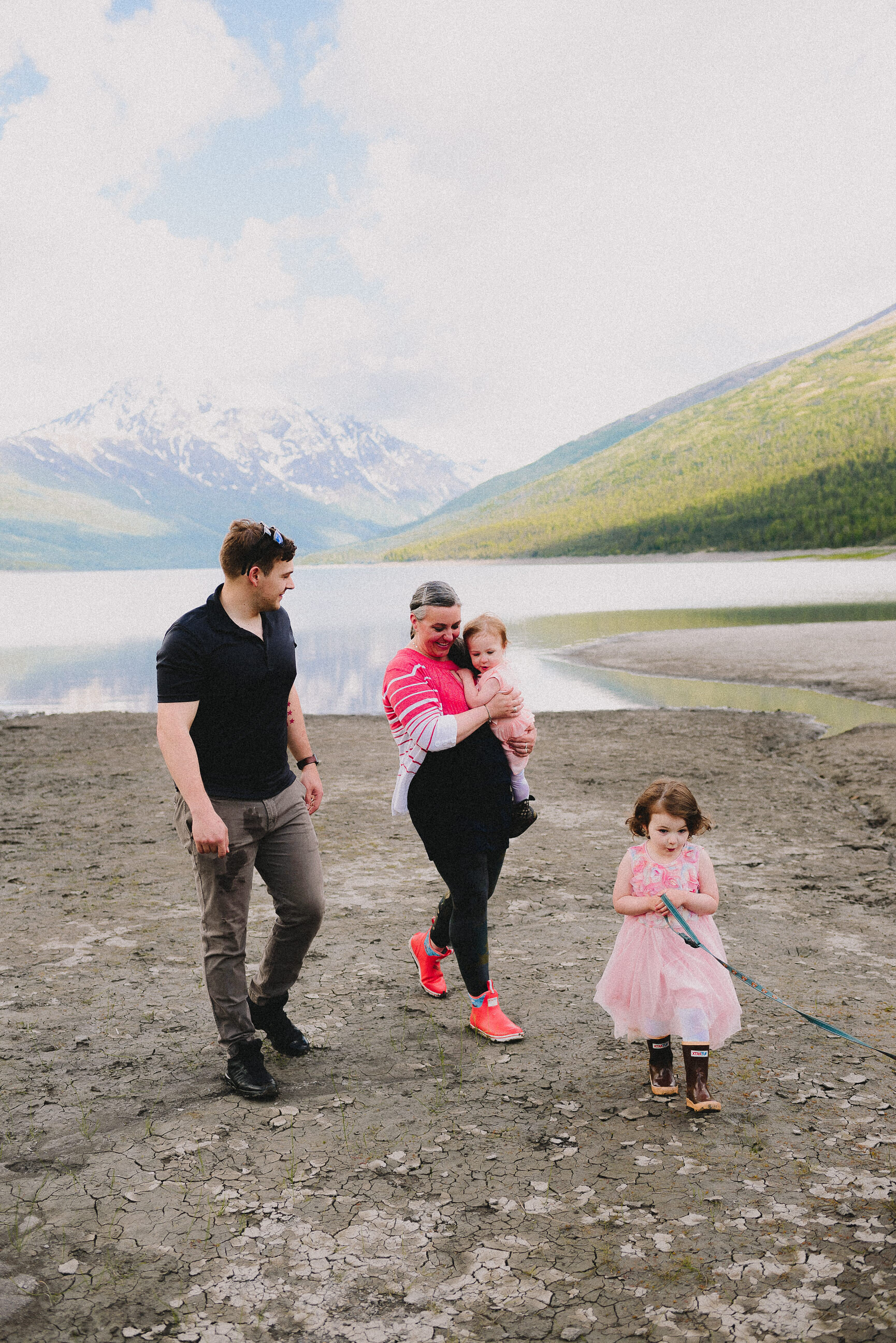 eklutna-lake-summer-family-session-alaska-photographer-way-up-north-photography (131).jpg