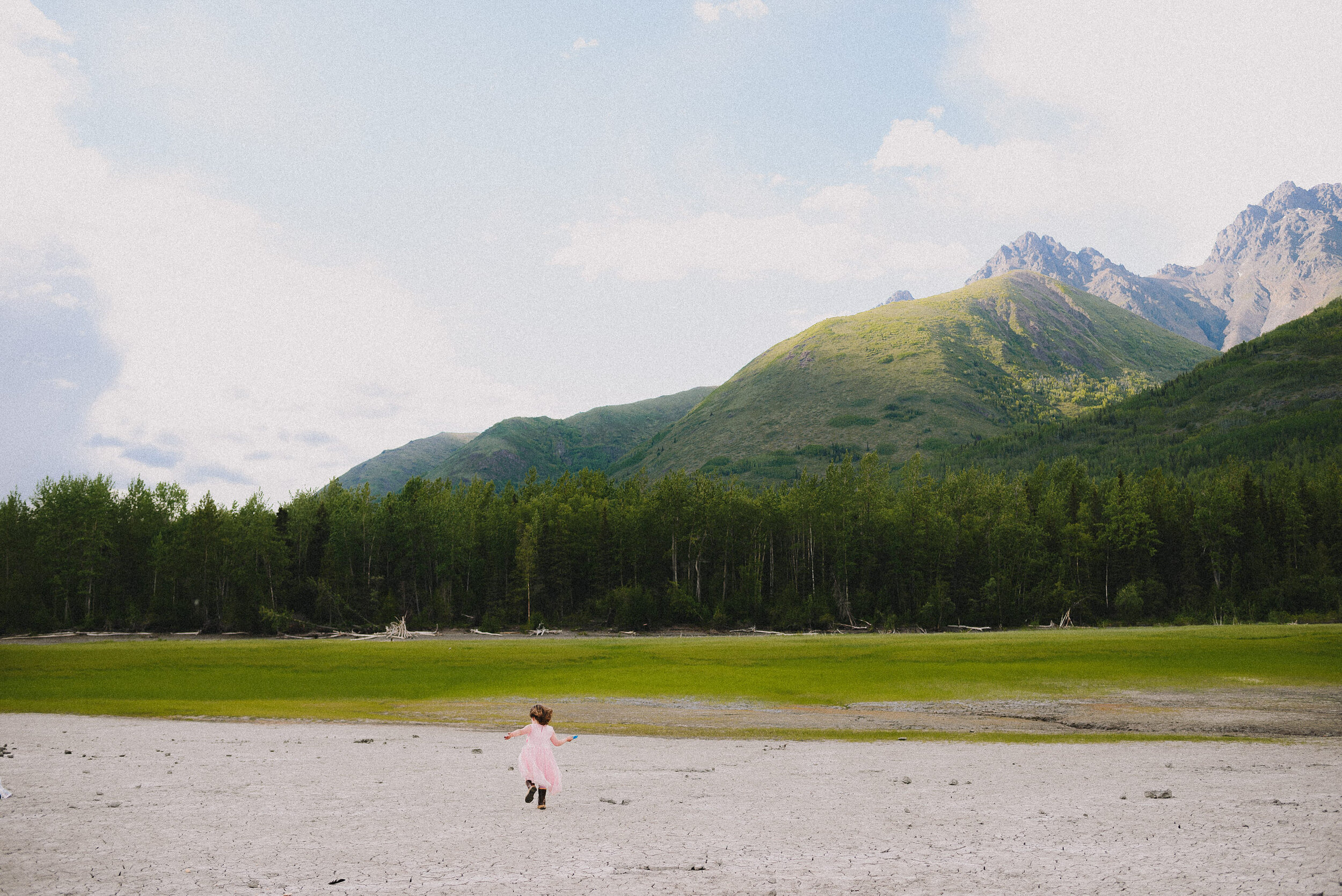eklutna-lake-summer-family-session-alaska-photographer-way-up-north-photography (186).jpg