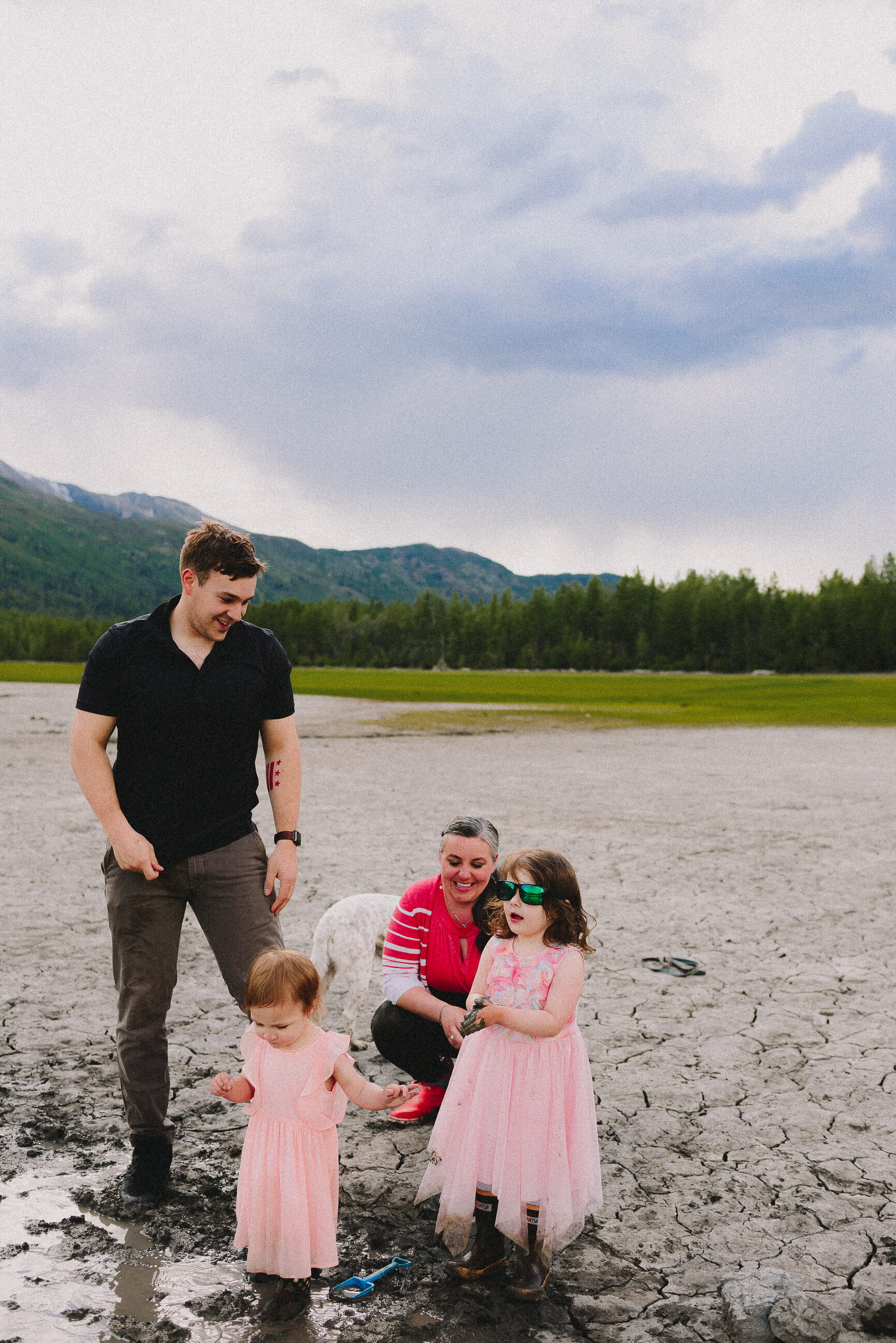 eklutna-lake-summer-family-session-alaska-photographer-way-up-north-photography (218).jpg