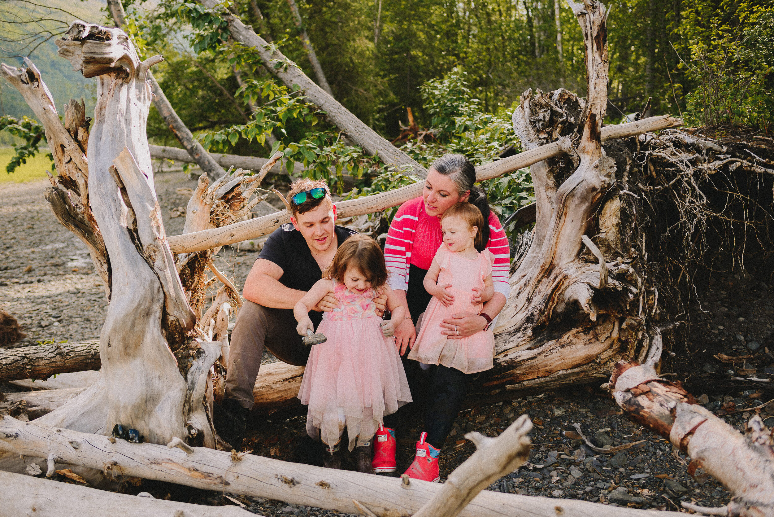 eklutna-lake-summer-family-session-alaska-photographer-way-up-north-photography (371).jpg