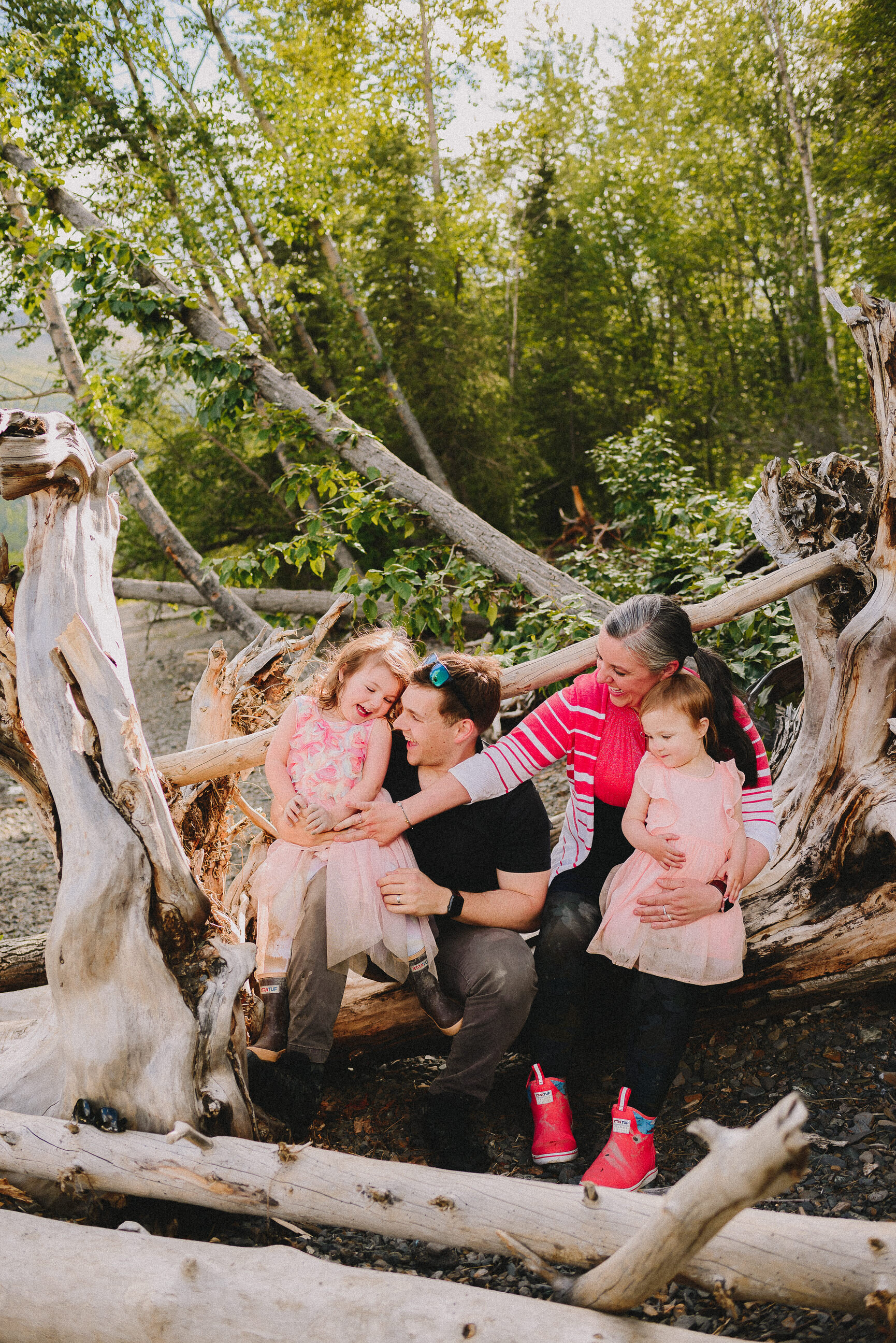 eklutna-lake-summer-family-session-alaska-photographer-way-up-north-photography (387).jpg