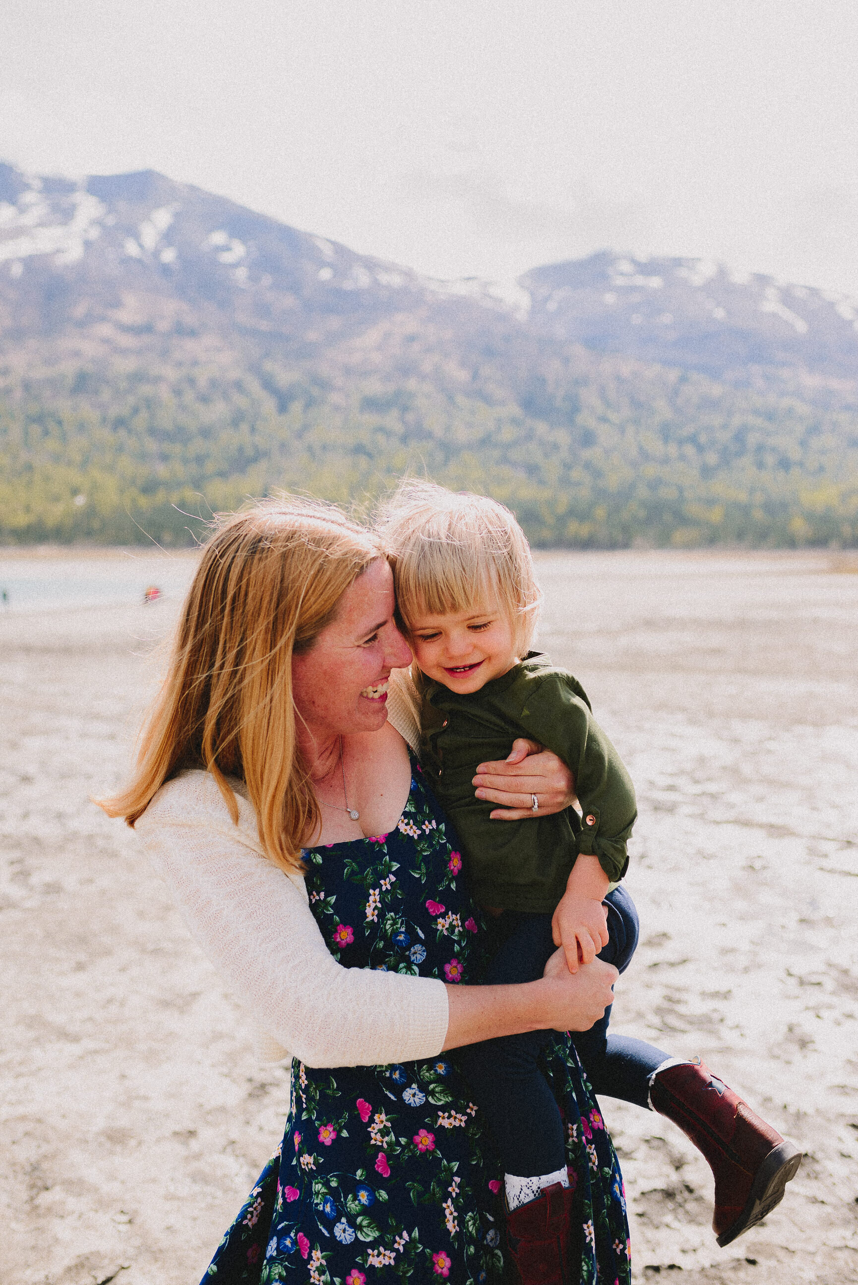 eklutna-lake-spring-family-session-alaska-photographer-way-up-north-photography (35).jpg