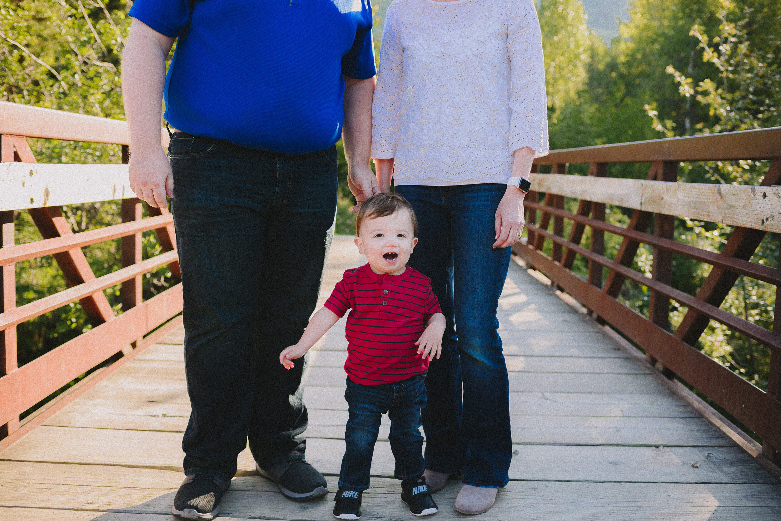 north-fork-eagle-river-family-session-alaska-photographer-way-up-north-photography (21).jpg