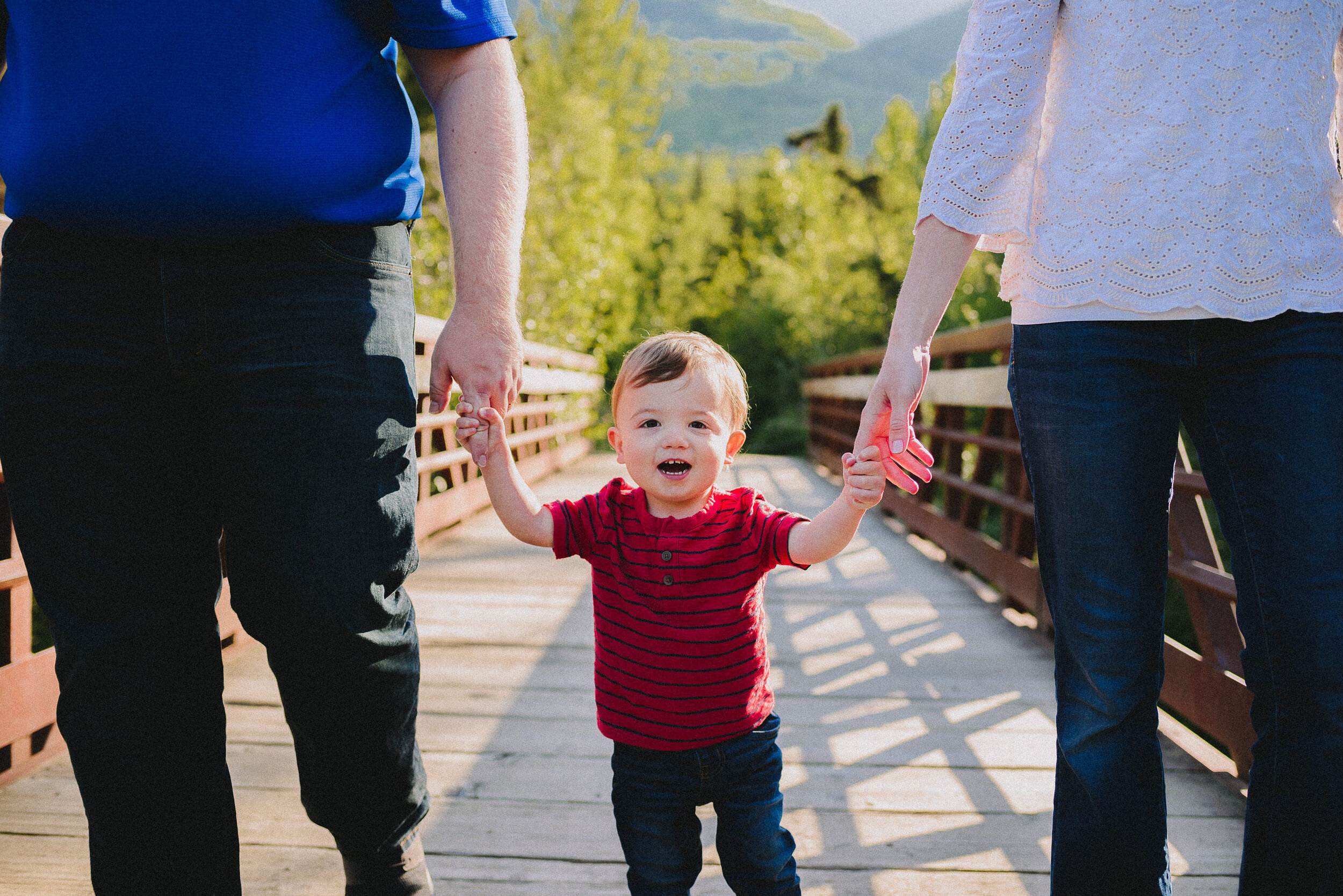 north-fork-eagle-river-family-session-alaska-photographer-way-up-north-photography (36).jpg