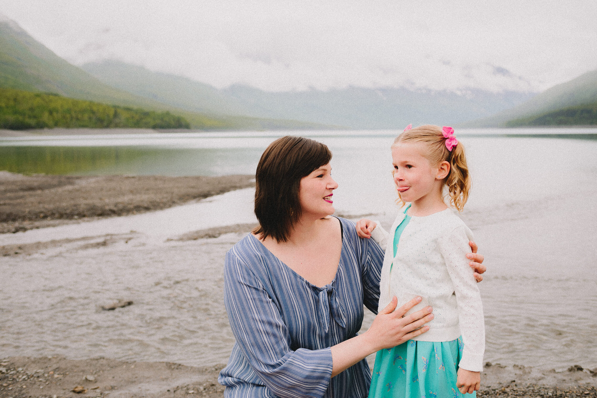 eklutna-lake-extended-family-session-alaska-photographer-way-up-north-photography (56).jpg