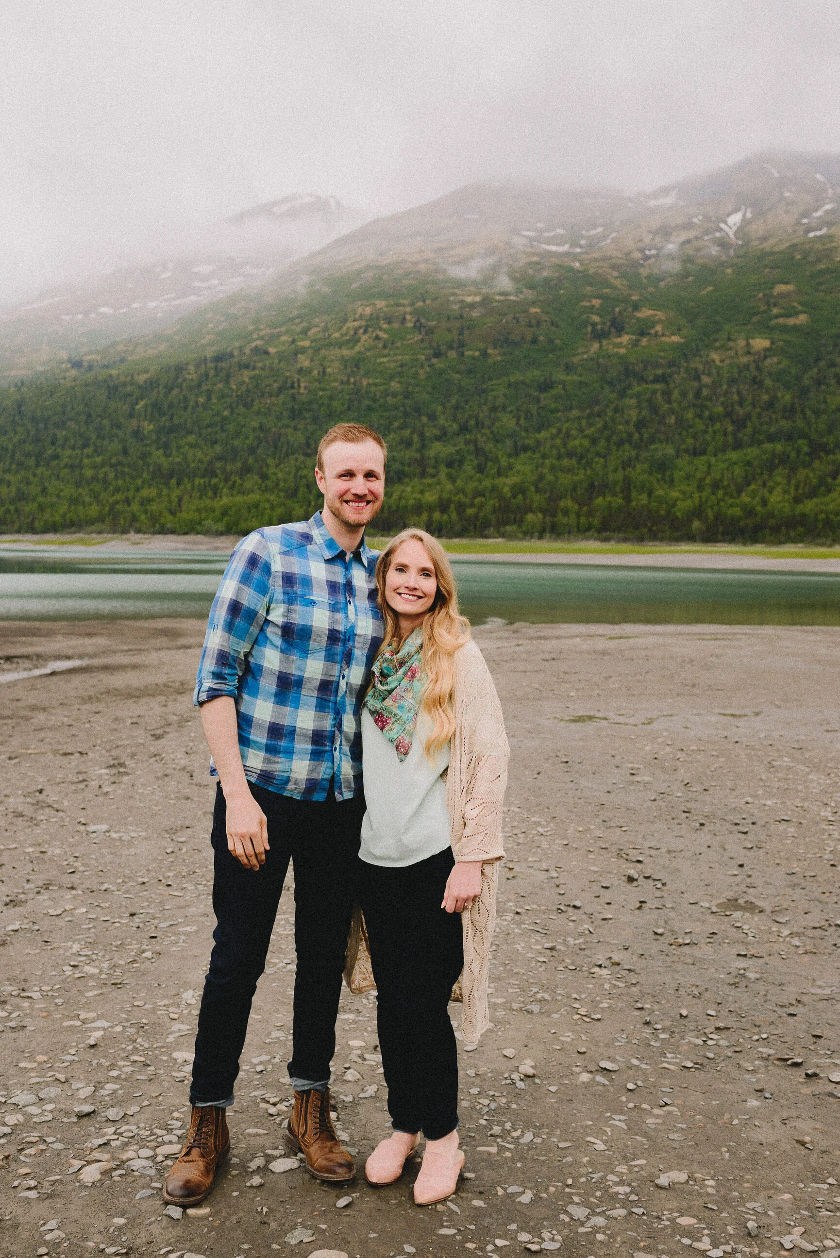 eklutna-lake-extended-family-session-alaska-photographer-way-up-north-photography (171).jpg