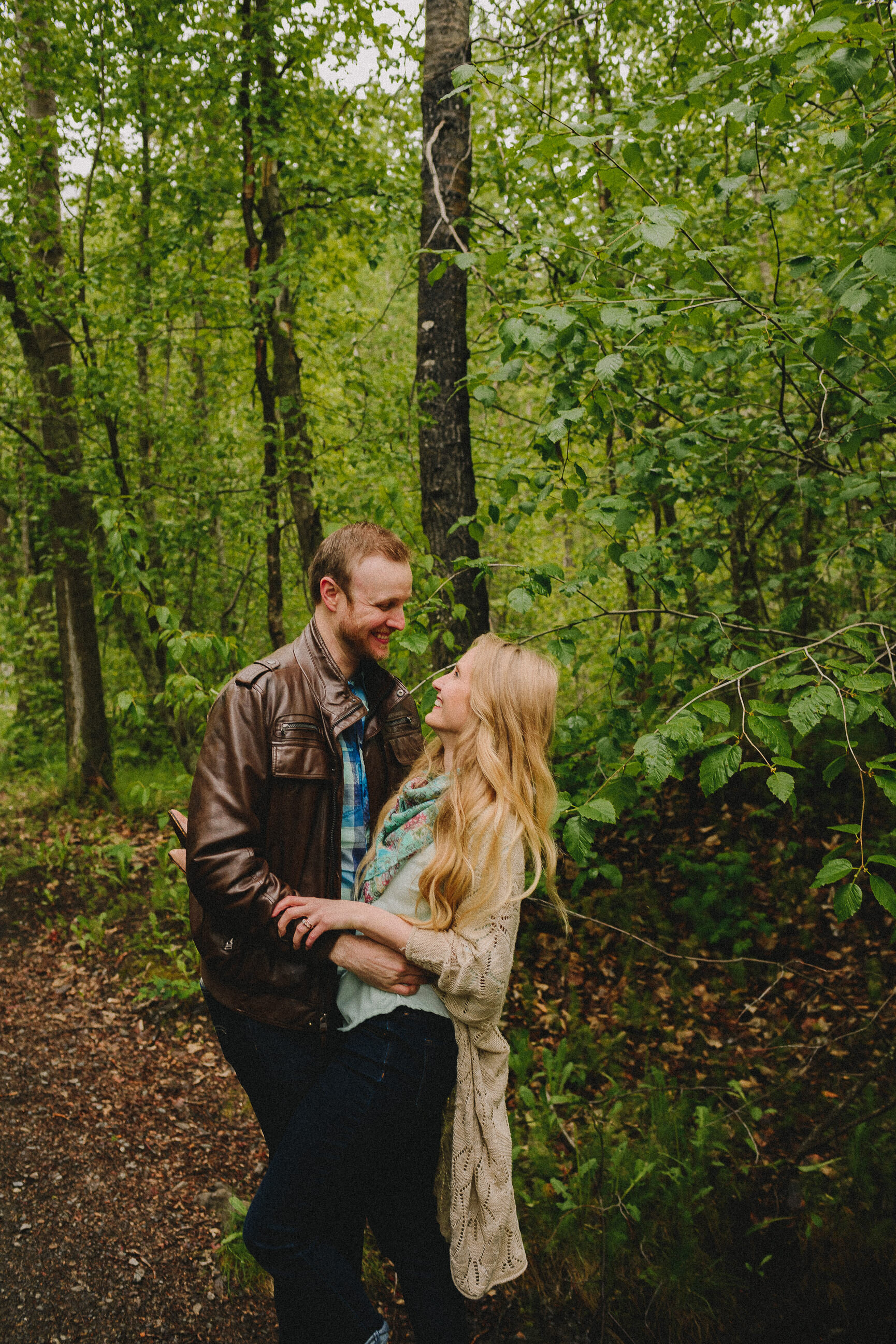 eklutna-lake-extended-family-session-alaska-photographer-way-up-north-photography (407).jpg