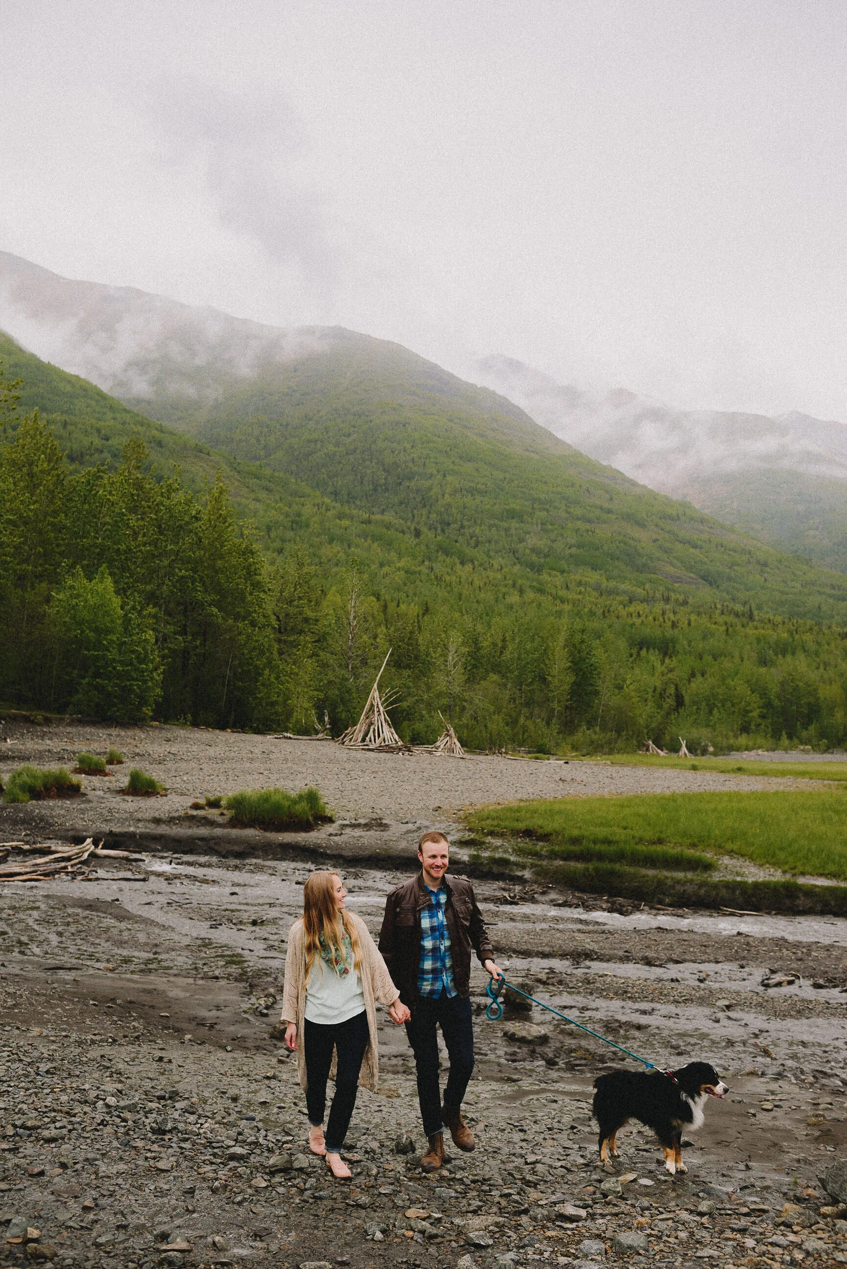 eklutna-lake-extended-family-session-alaska-photographer-way-up-north-photography (482).jpg