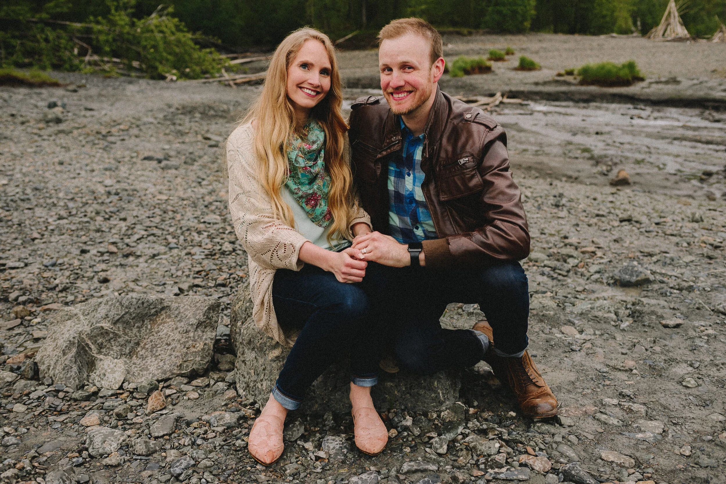 eklutna-lake-extended-family-session-alaska-photographer-way-up-north-photography (530).jpg
