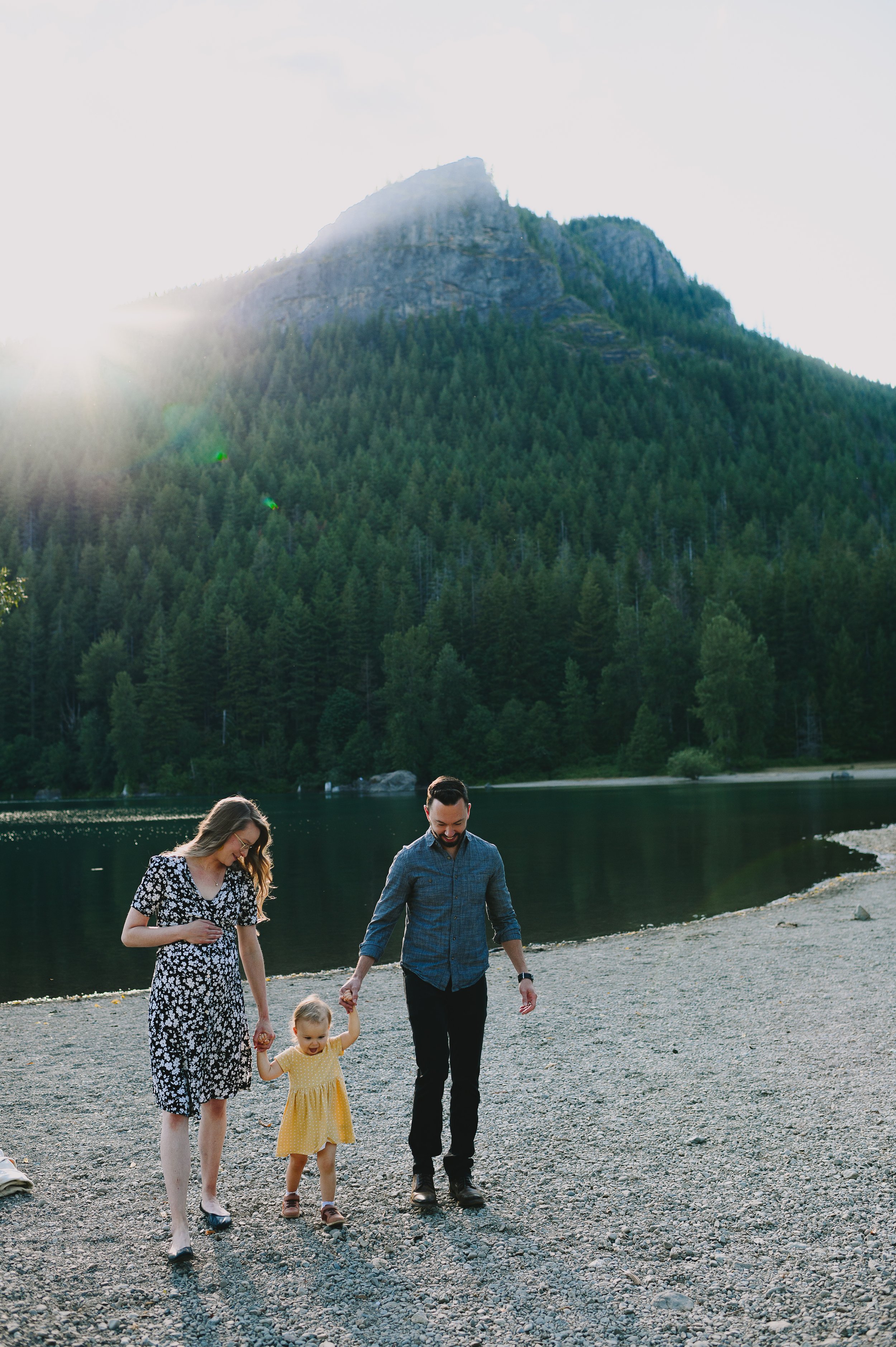 rattlesnake-lake-family-session-seattle-washington-family-photographer (94).jpg