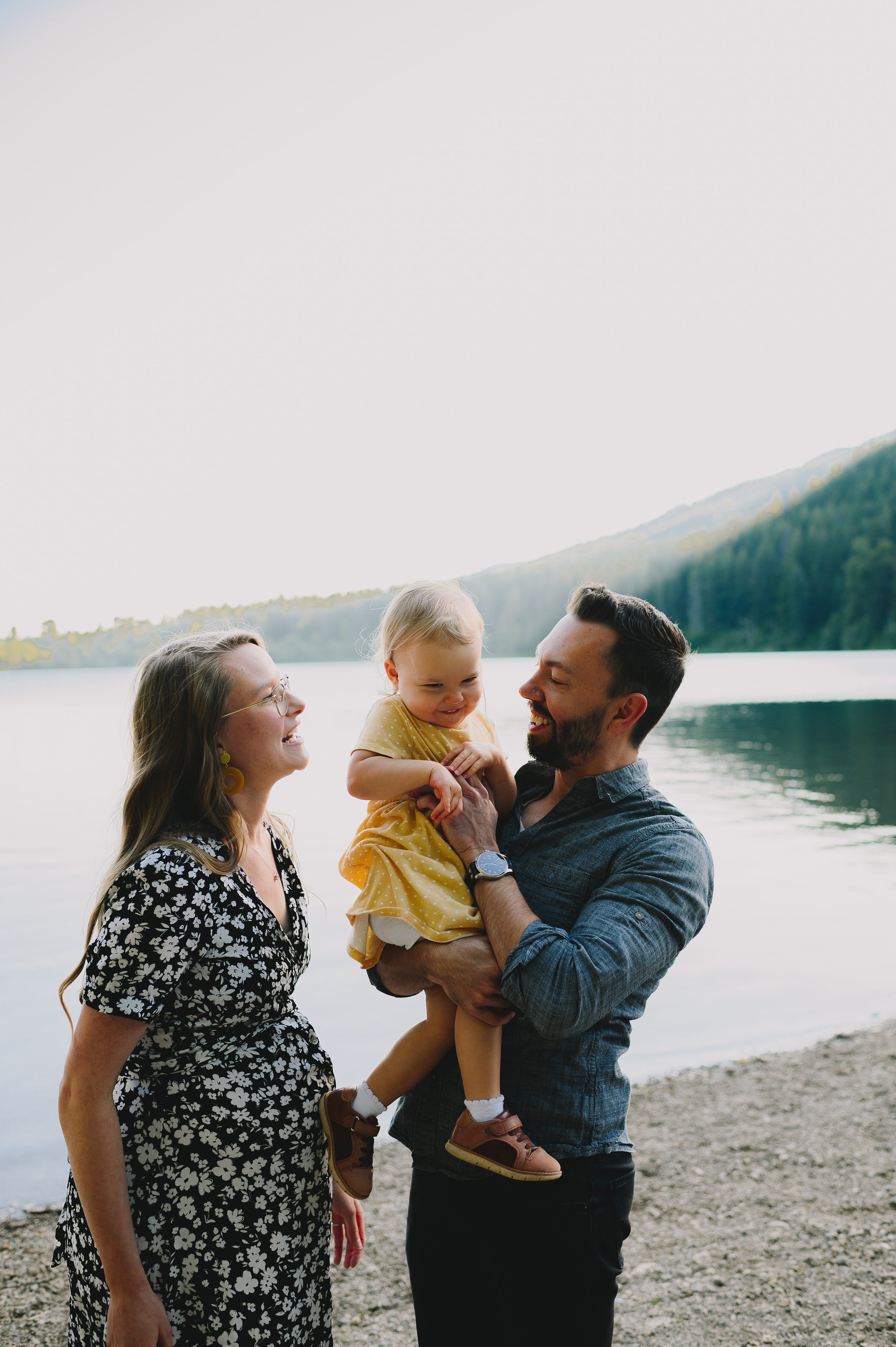 rattlesnake-lake-family-session-seattle-washington-family-photographer (545).jpg