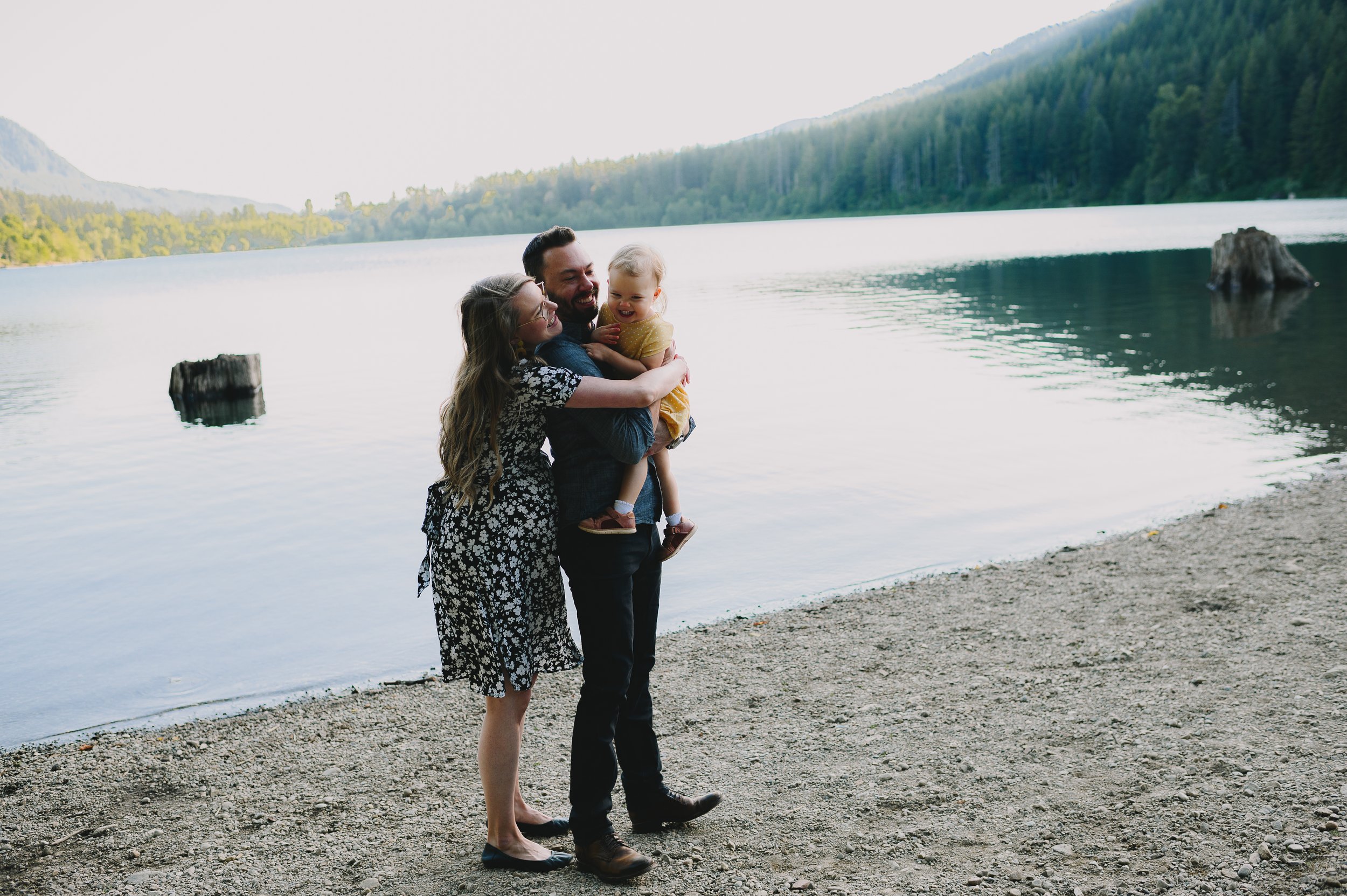 rattlesnake-lake-family-session-seattle-washington-family-photographer (591).jpg