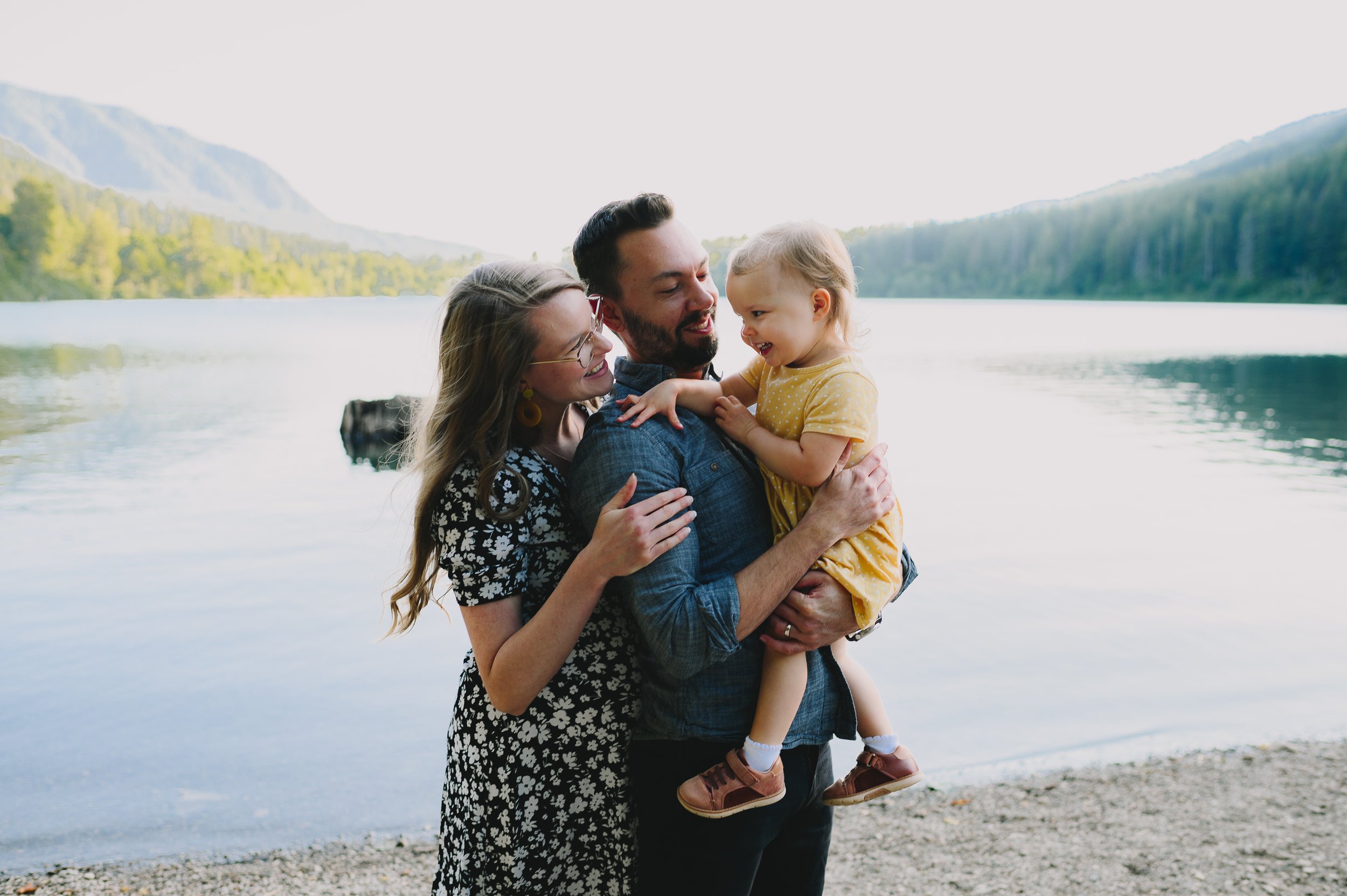 rattlesnake-lake-family-session-seattle-washington-family-photographer (602).jpg