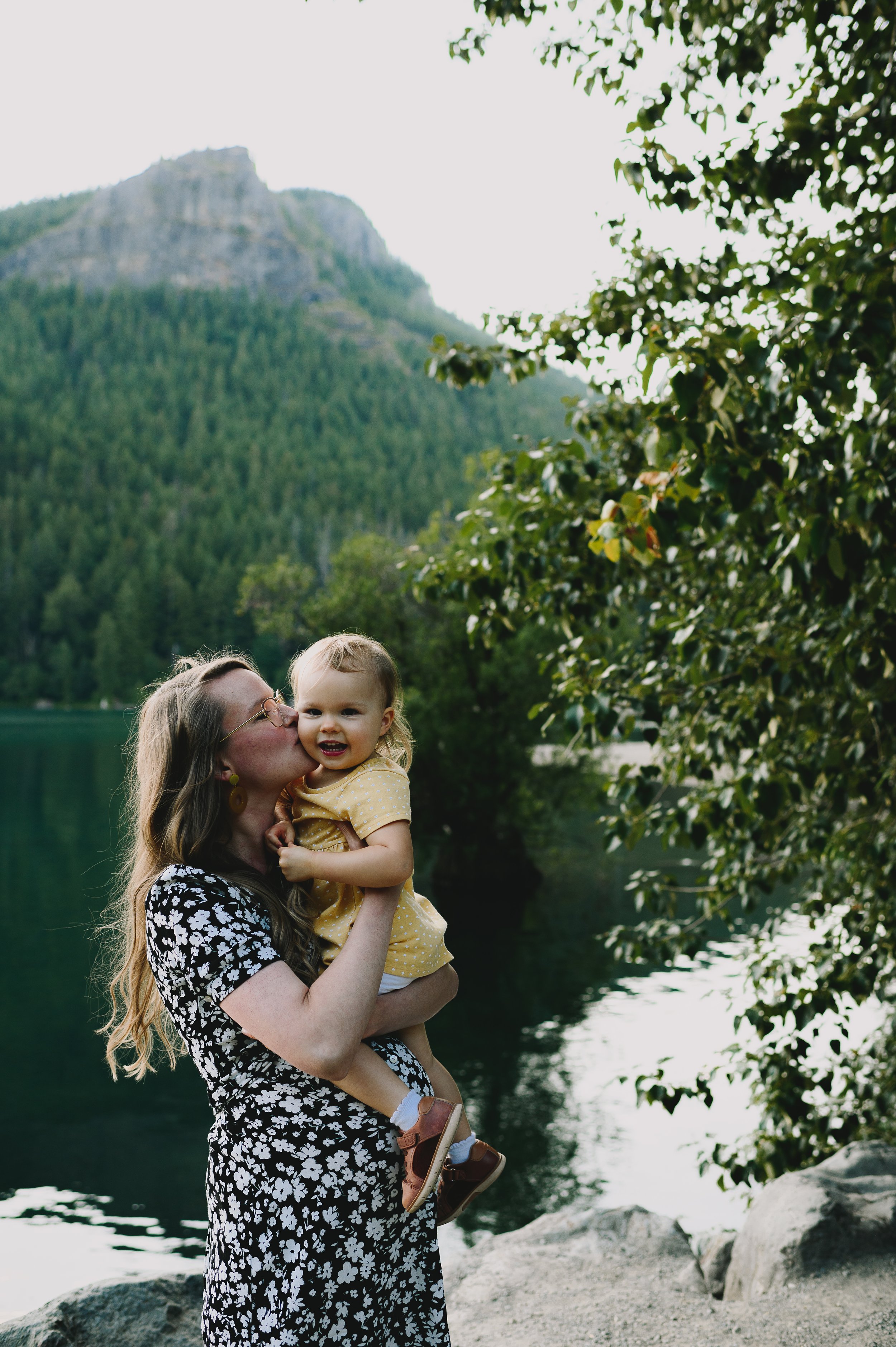 rattlesnake-lake-family-session-seattle-washington-family-photographer (1328).jpg