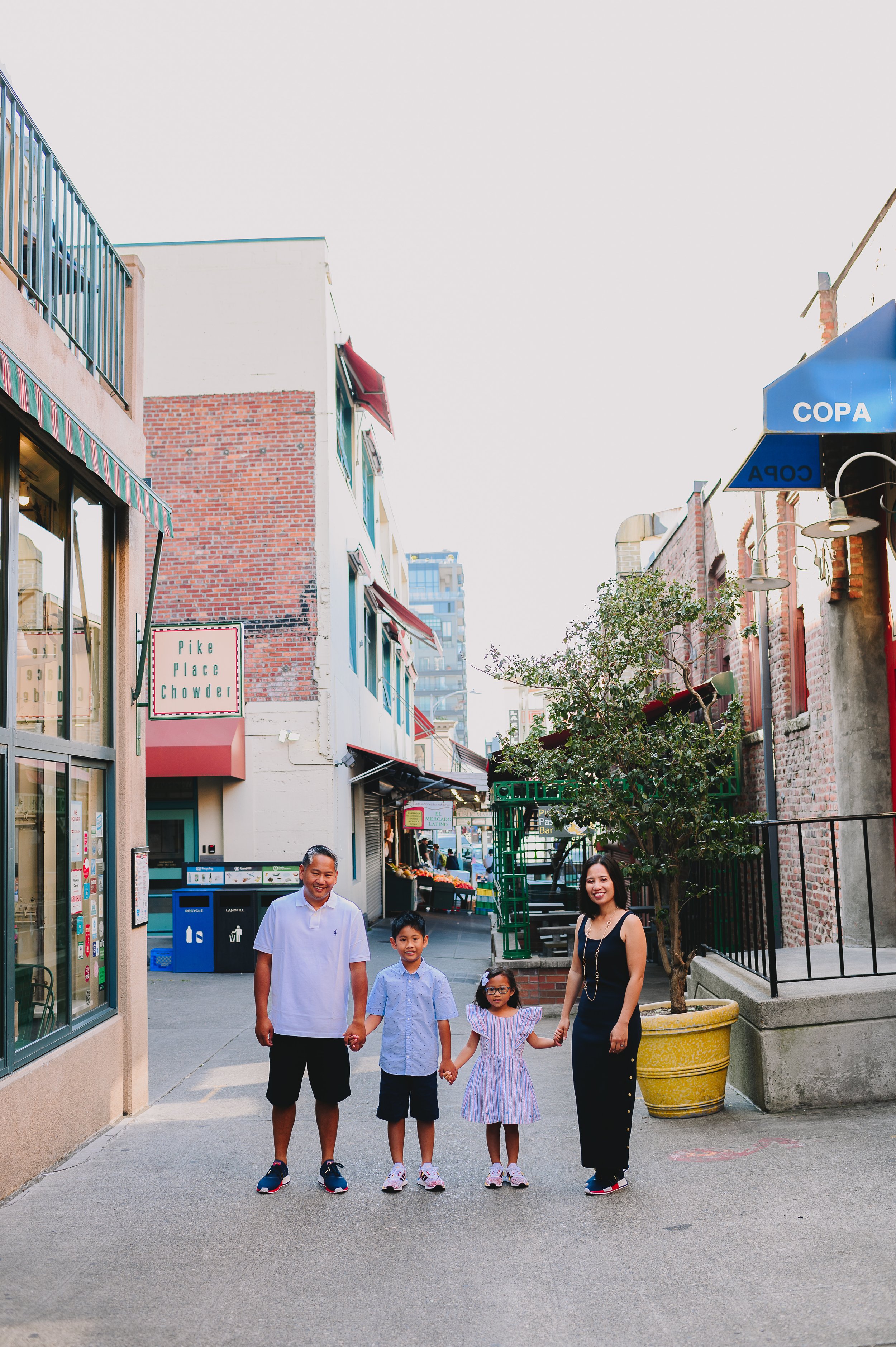 pike-place-market-family-session-seattle-washington-family-photographer (25).jpg