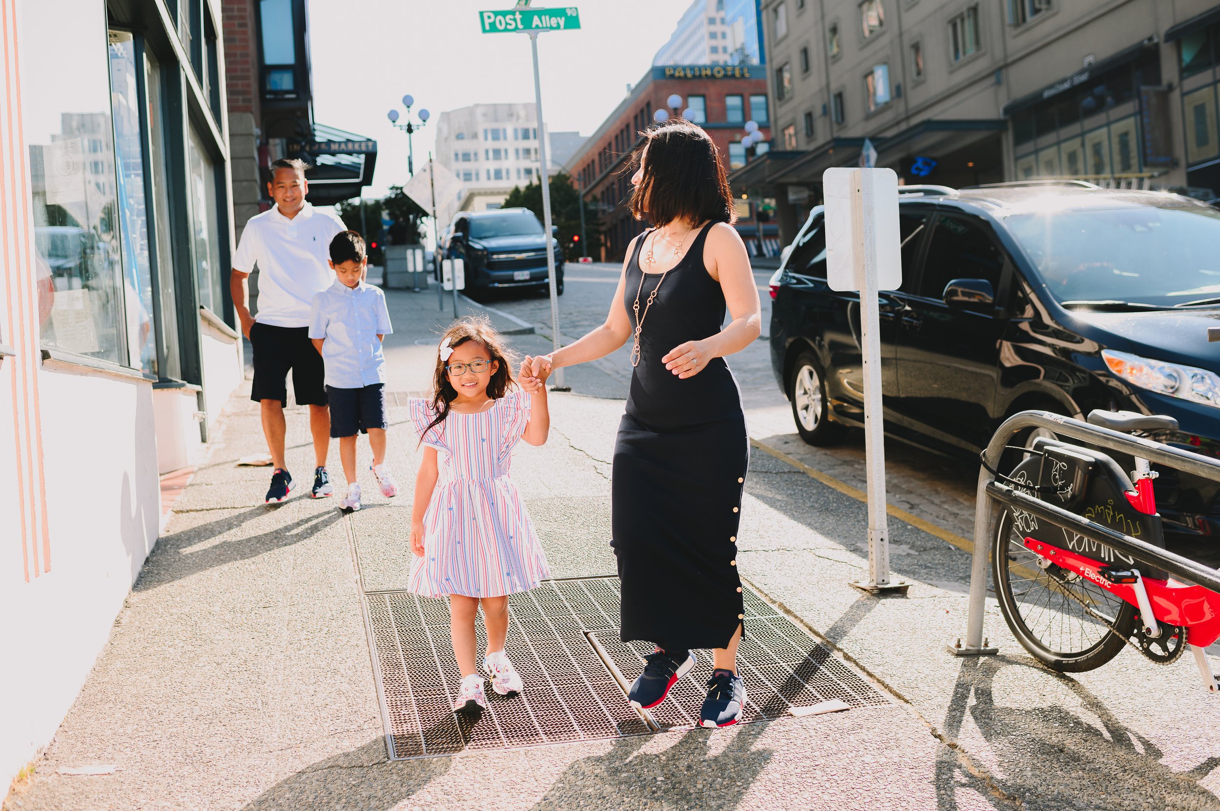 pike-place-market-family-session-seattle-washington-family-photographer (108).jpg