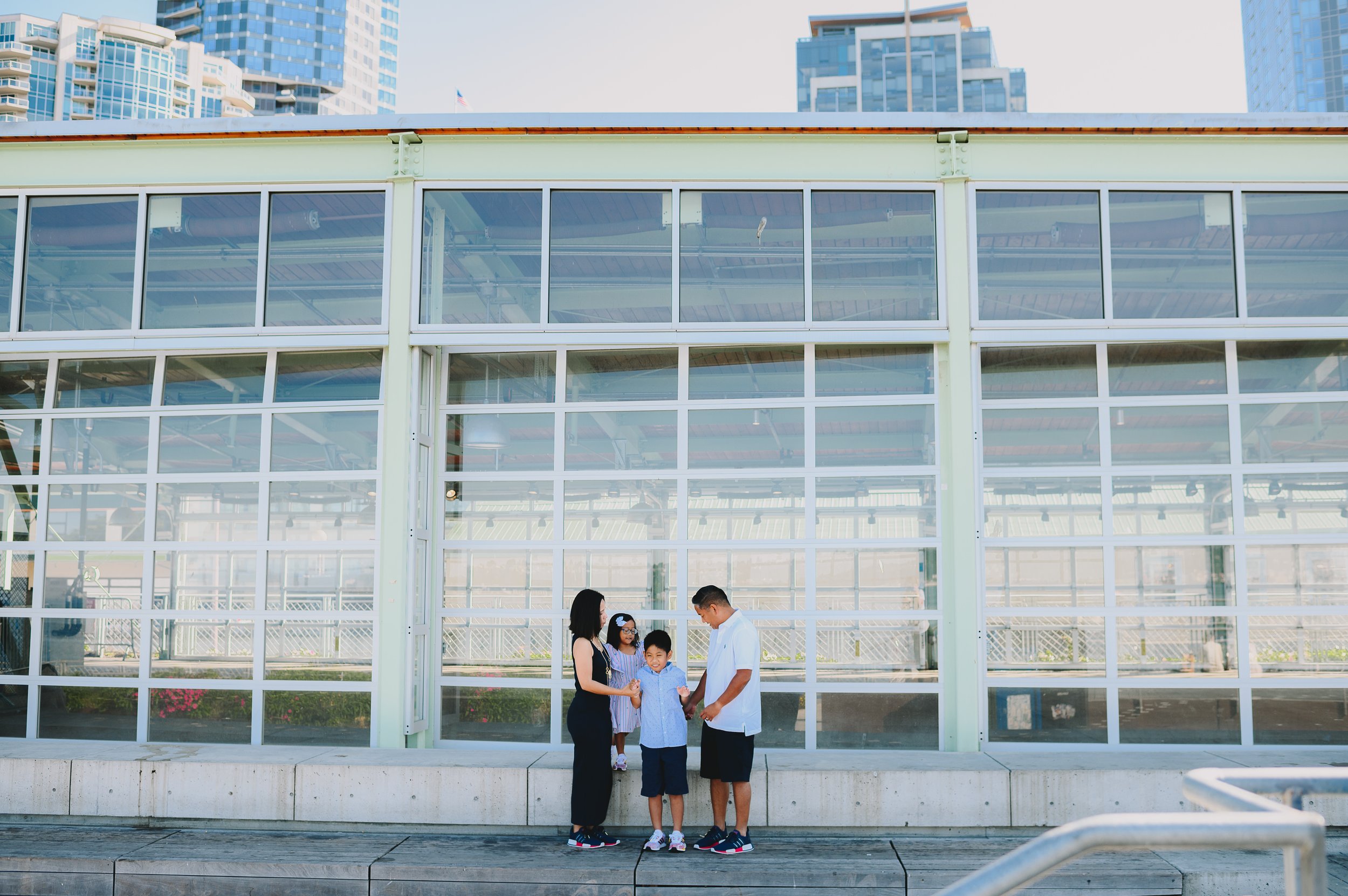 pike-place-market-family-session-seattle-washington-family-photographer (272).jpg