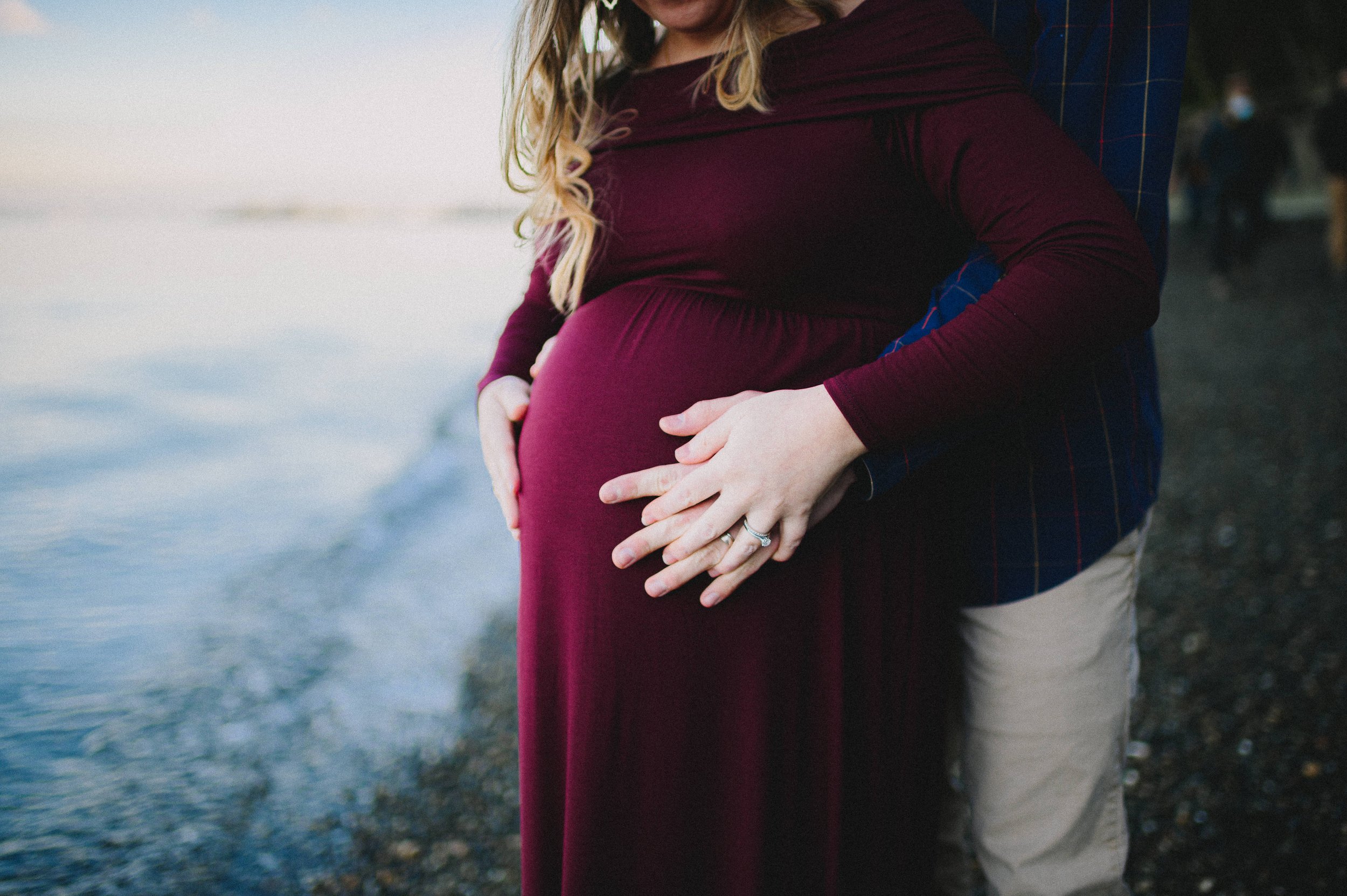 owen-beach-point-defiance-park-maternity-session-tacoma-washington-family-photographer (7).jpg