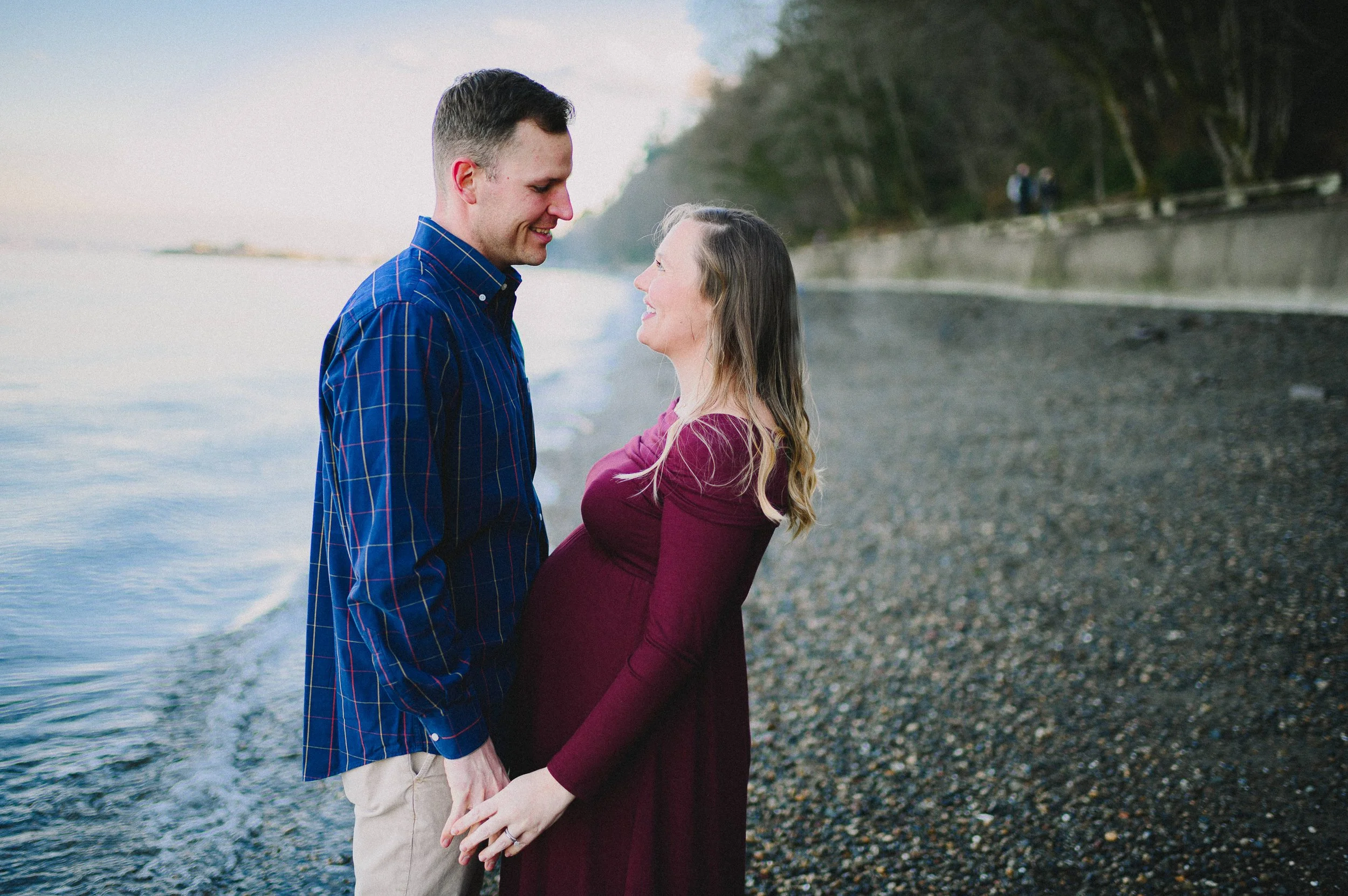 owen-beach-point-defiance-park-maternity-session-tacoma-washington-family-photographer (22).jpg