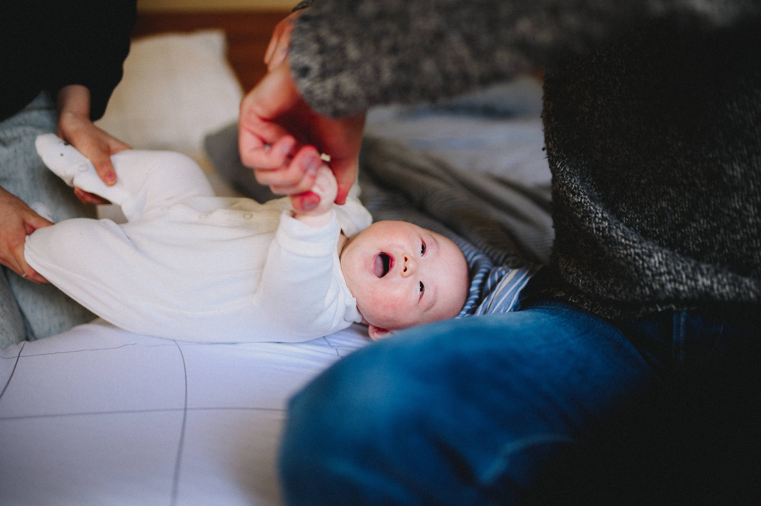 mercer-island-in-home-newborn-family-session-seattle-family-photographer (5).jpg