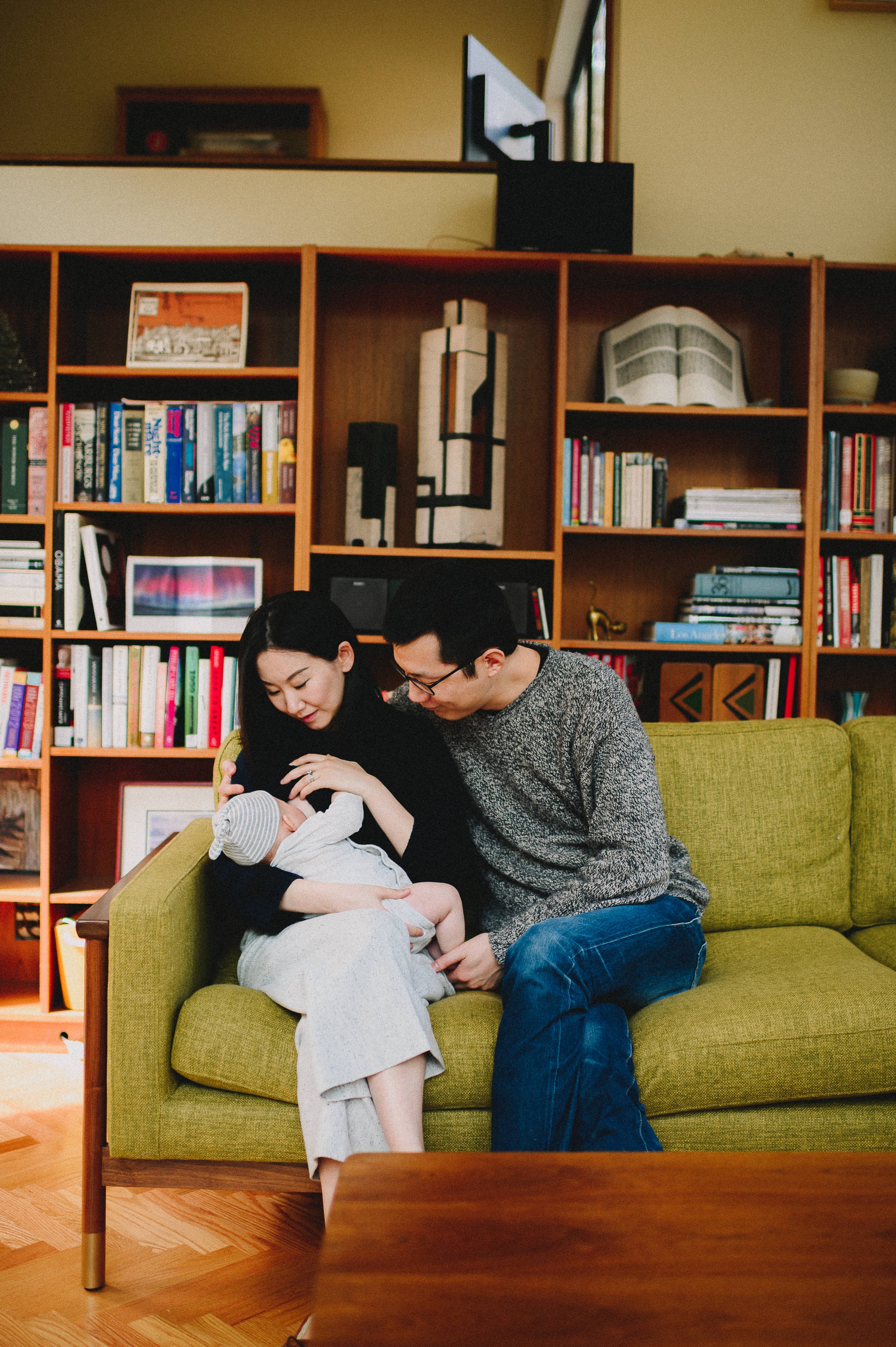 mercer-island-in-home-newborn-family-session-seattle-family-photographer (250).jpg