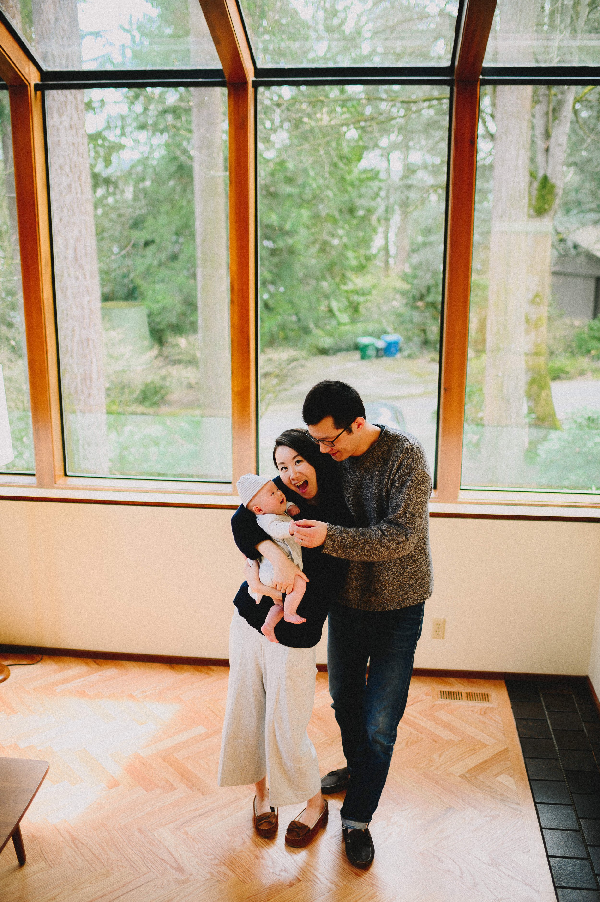 mercer-island-in-home-newborn-family-session-seattle-family-photographer (427).jpg