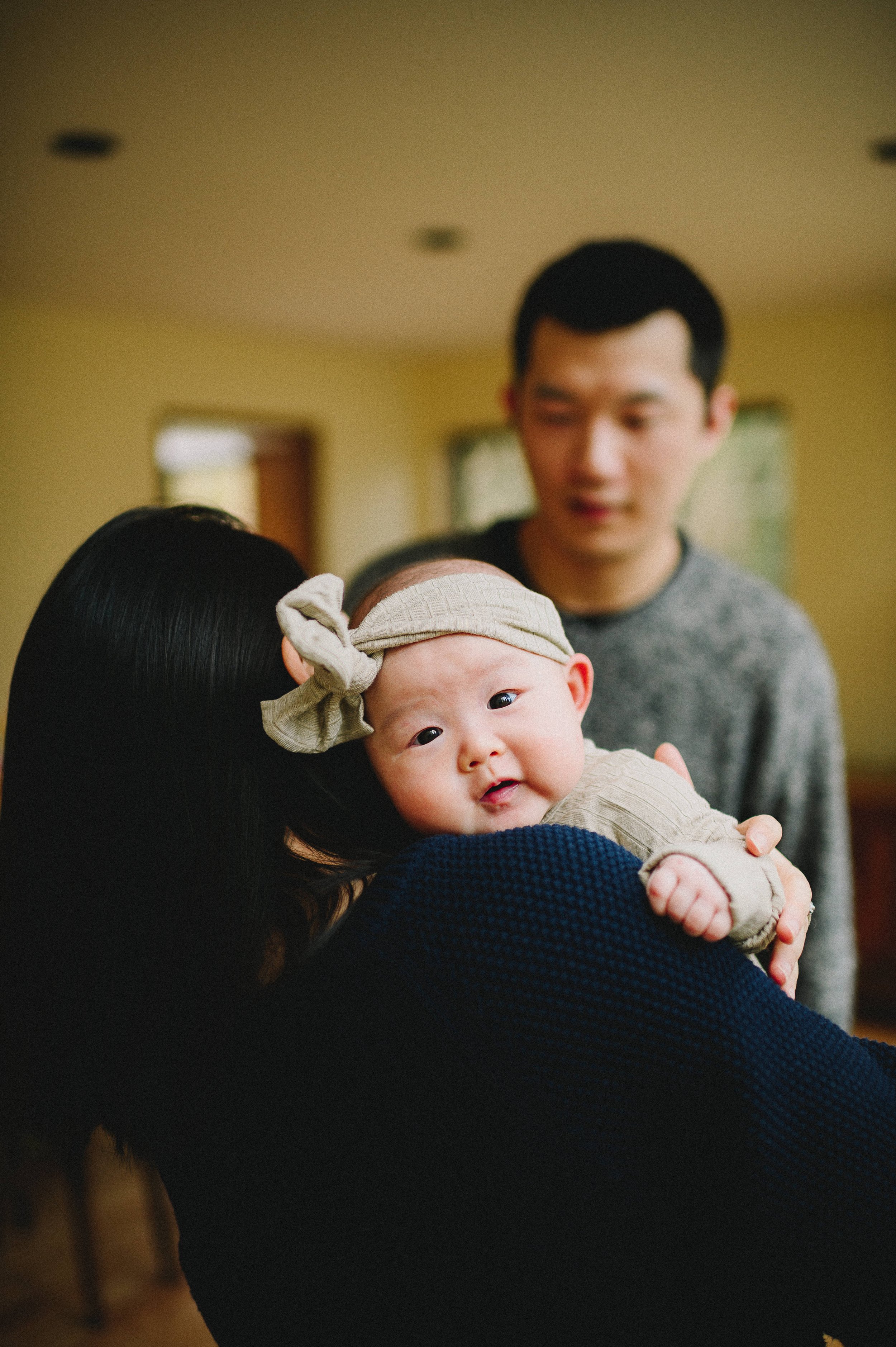 mercer-island-in-home-newborn-family-session-seattle-family-photographer (538).jpg