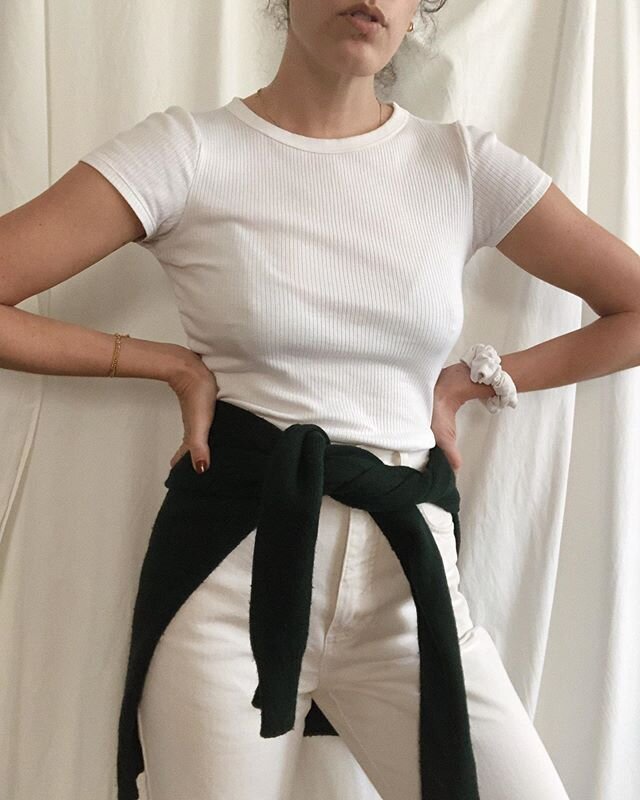 Enjoy 30% off your entire order 🏷 no code needed : valid through 1.29
.
.
.

#adelyngracevintage #shopsmall #shoplocal #vintage #vintageootd #dailyaesthetic #mybeigelife #90saesthetic #stylist #thriftstorefinds #parischic #desertvibes #ecofashion #m
