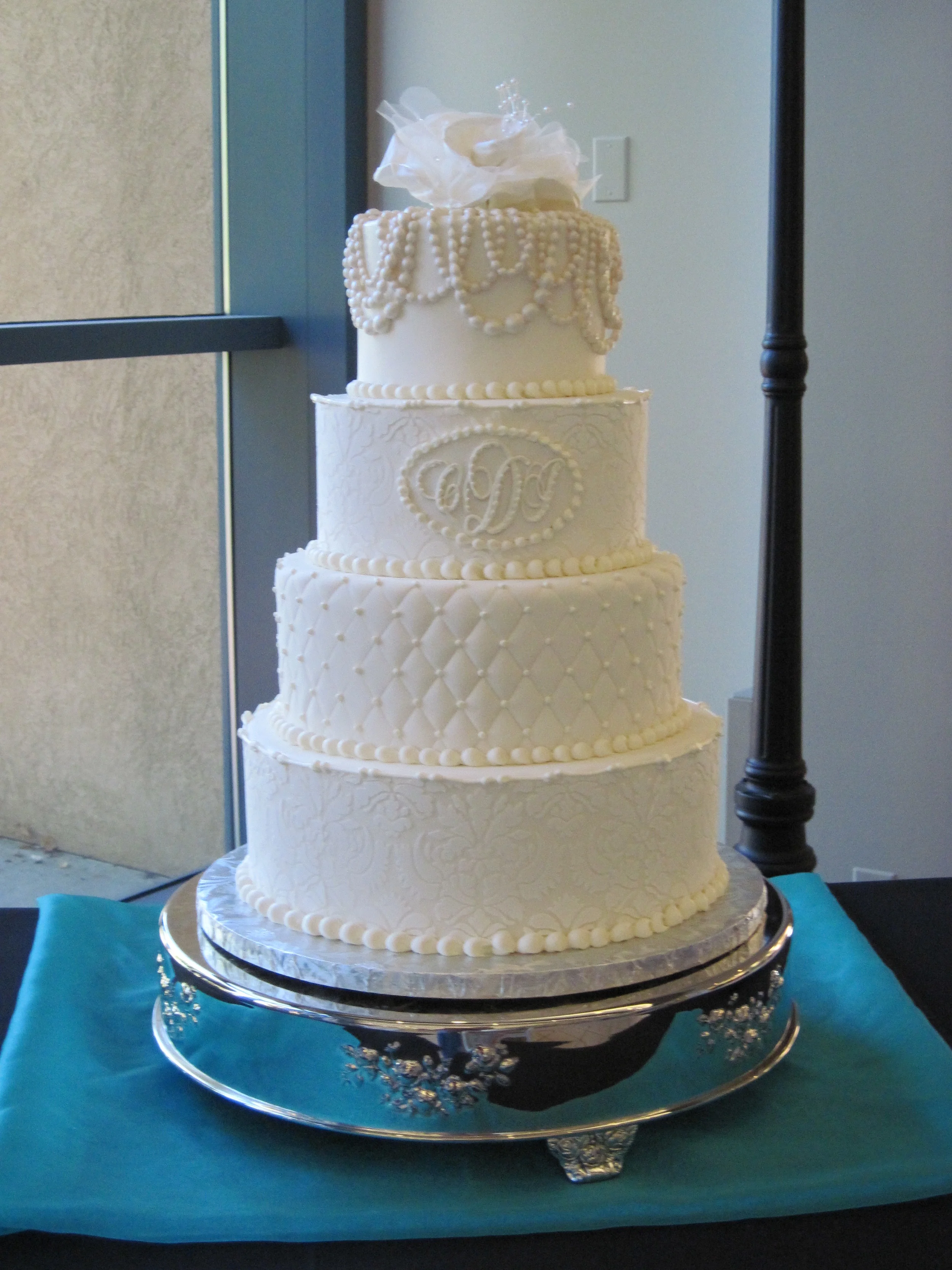 Wedding Cake Bakery in Bellevue & Seattle WA Cakes By Crème de la Crème