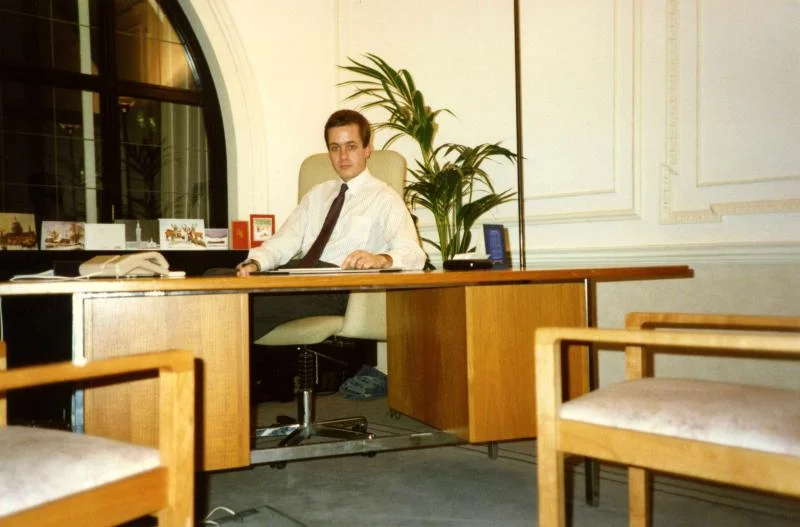 The bank manager, 1988