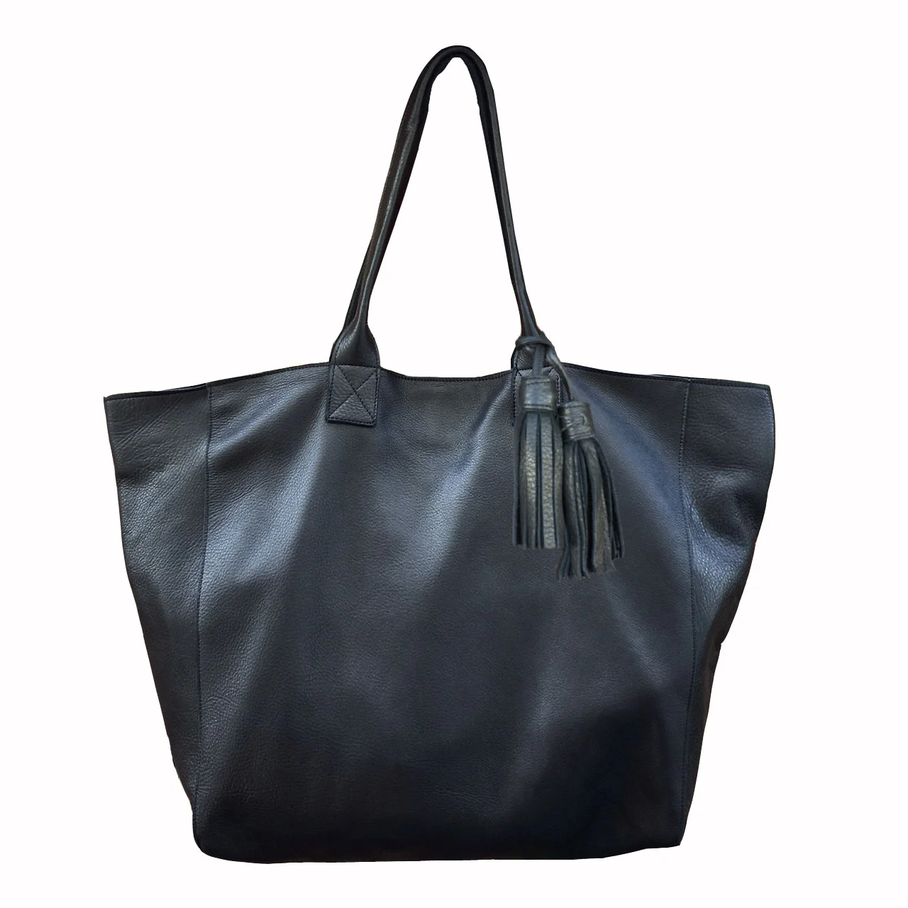Black noha with tassel 2016.jpg