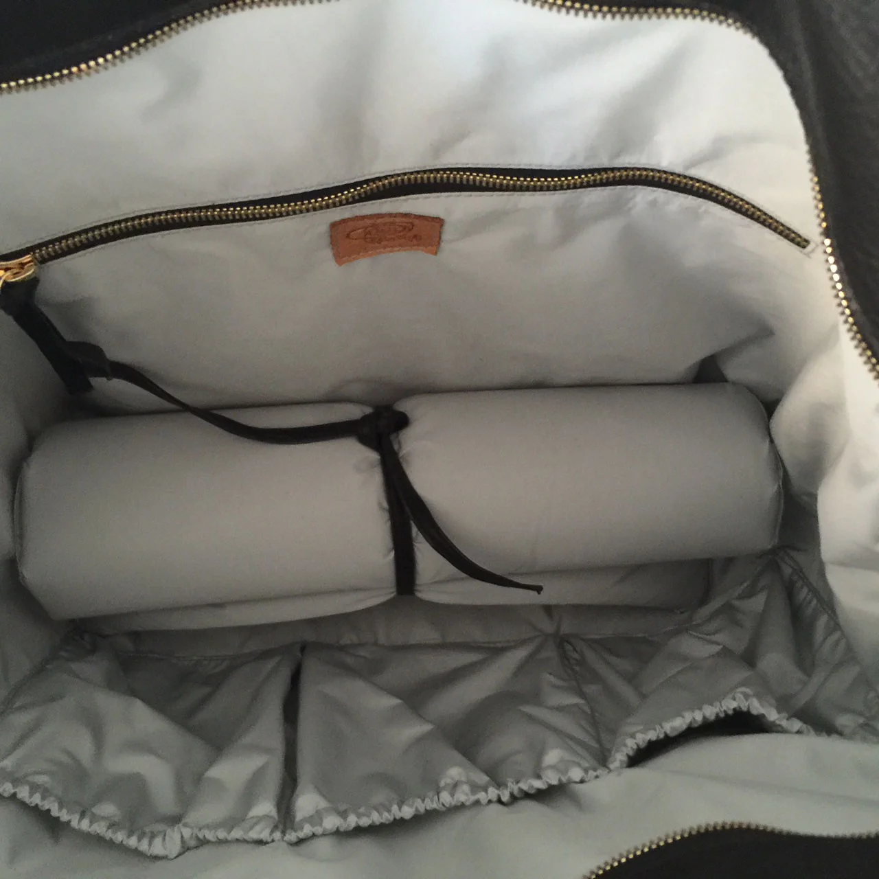 Noha Diaper bag-Black -interior.jpg