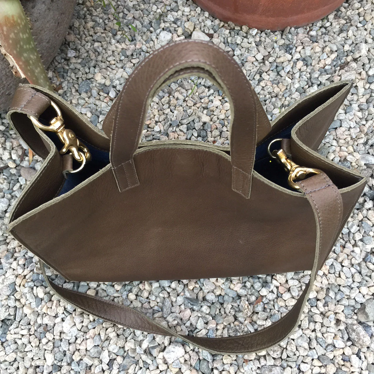Zoe Bag - Olive green - top view.jpg