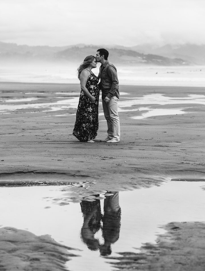 Oregon-Coast-Maternity-Session-4.JPG