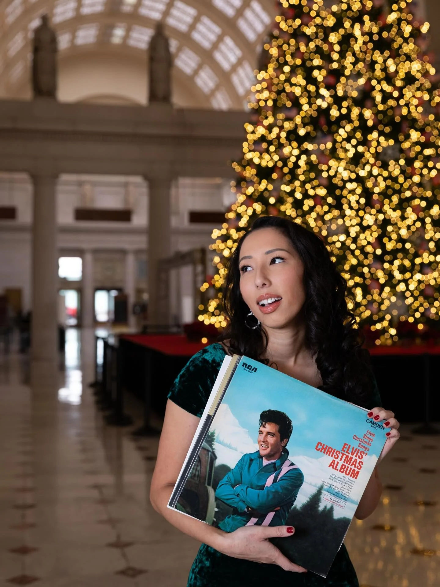 DJ-ing this Friday 8:30pm in @unionstationdc! 🚂 Join @wildsidemediaco&rsquo;s free holiday party with art activations and local vendors. Check out all the info below 🎁

⋆⁺₊❅⋆ ⁺₊❆⋆⋆⁺₊❅⋆ ⁺₊❆⋆

@wildsidemediaco is throwing a FREE holiday art party on 