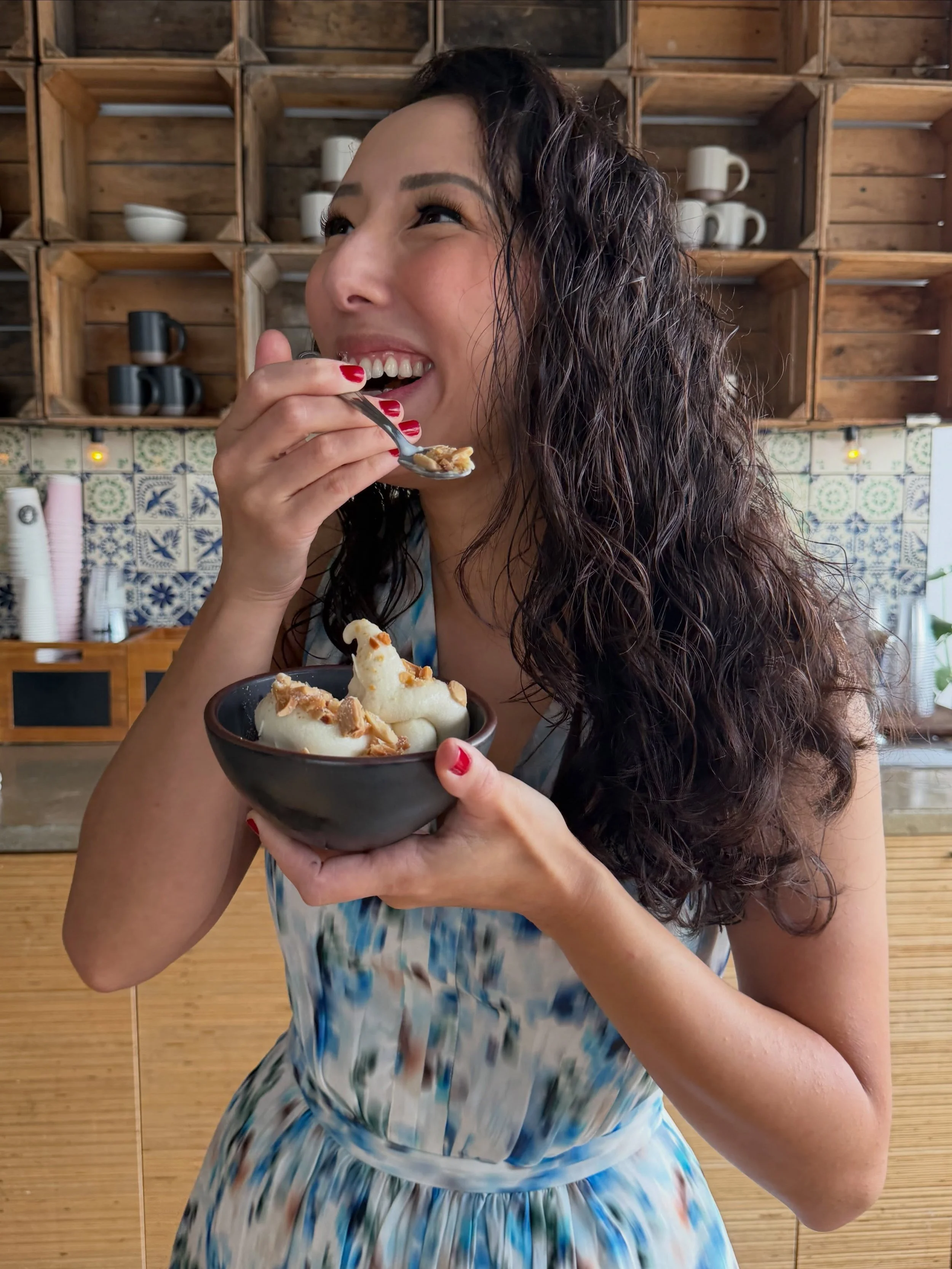 a scoop of @dolcezzagelato is better with @eastforkpottery 🍨 @eastforkdc is opening a DC location this fall and local gelato shop Dolcezza whipped up two exclusive flavors to celebrate: 

🍦 Fruity Pebbles Vanilla Bean Sundae - Marcona almonds with 