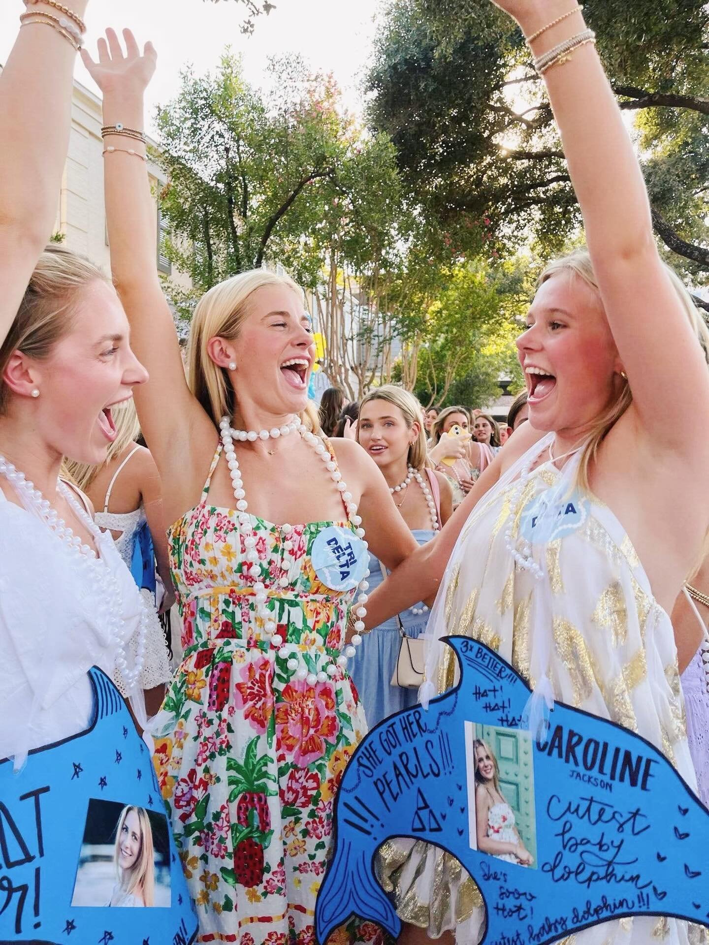 Goodbye 2025, hello 2026! Happy New Year from Texas Panhellenic! 🪩💝