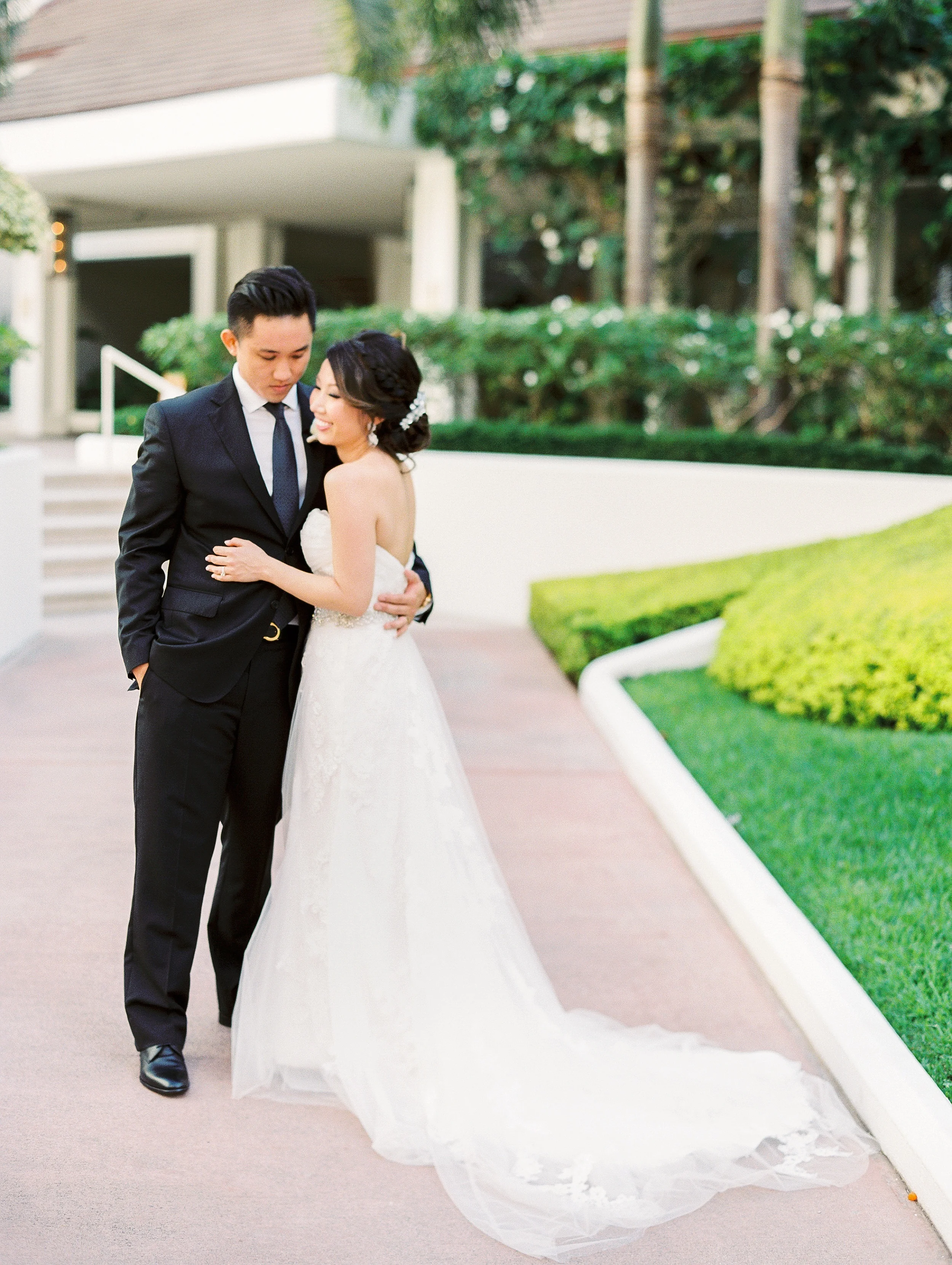 Halekulani Hawaii Wedding Photo_0014.jpg