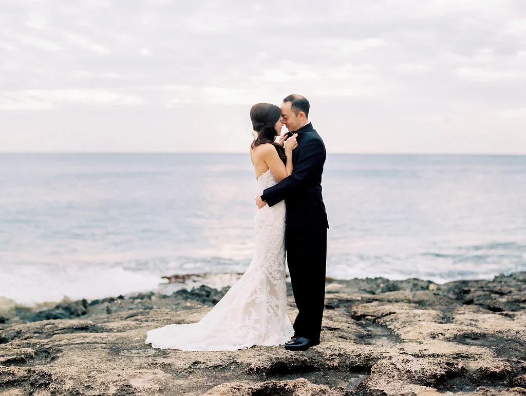 four-seasons-oahu-secret-beach-sunset-wedding-3.jpeg