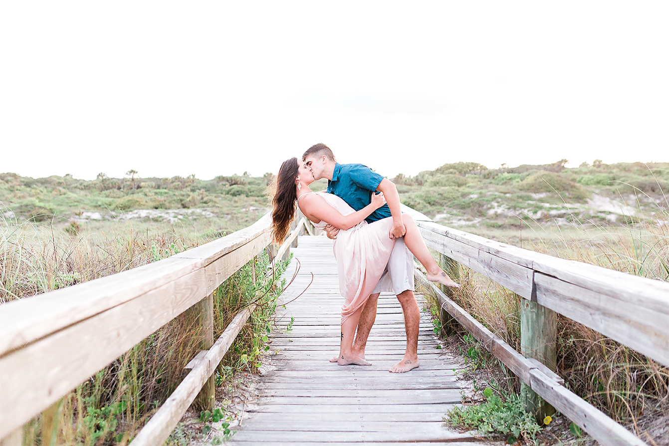 couple posing ideas. engagement session in hanna park