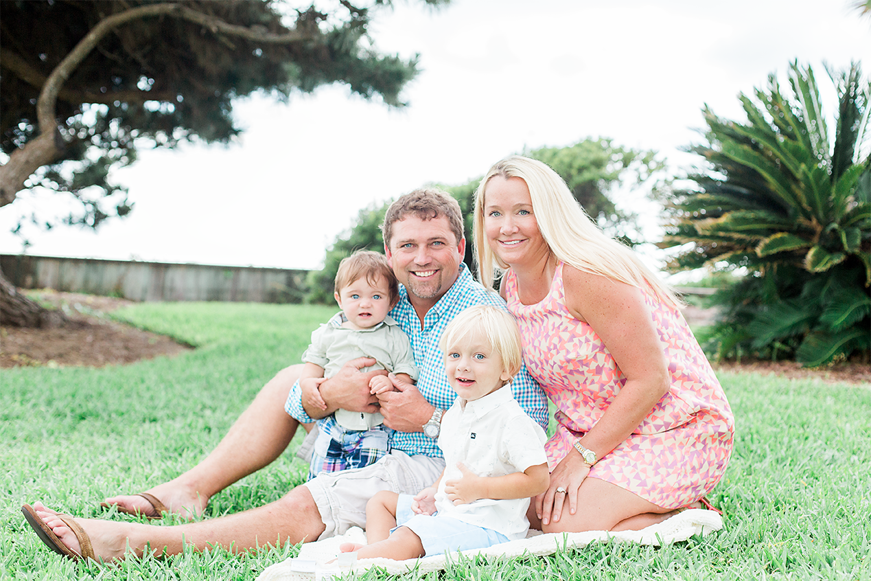 Family photography session in the beach. Jacksonville, FL family photographer