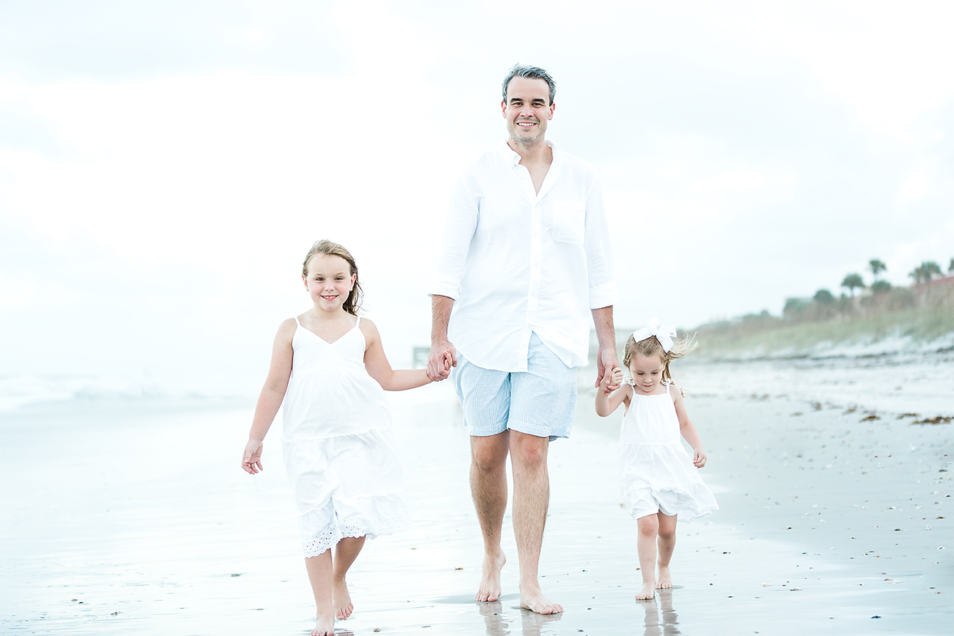 family photoshoot at the beach