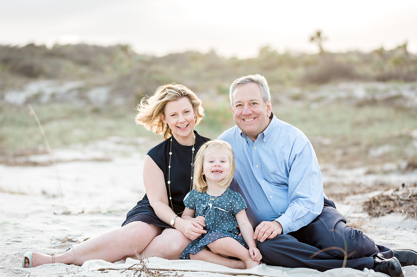 beach photoshoot in winter_jacksonville family photography