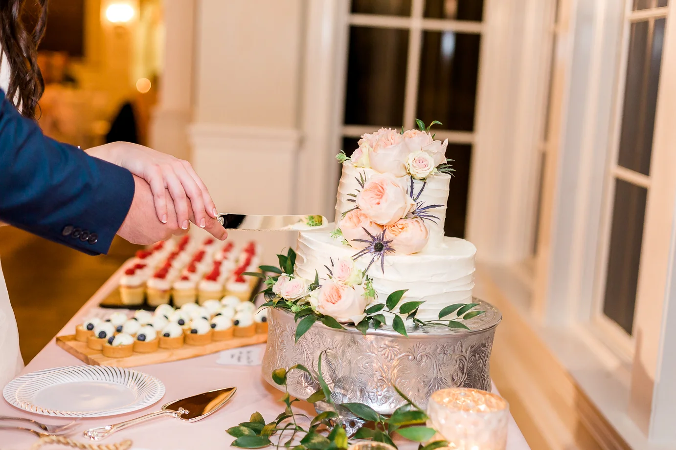 cake cutting in a wedding