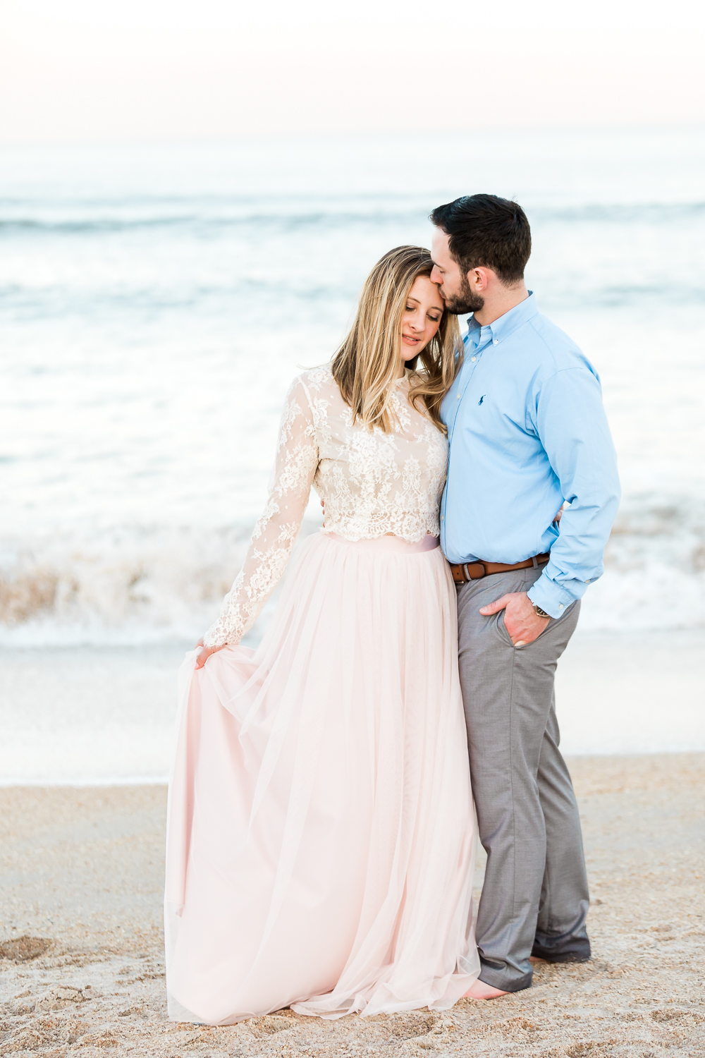 Sunset engagement pictures at the beach