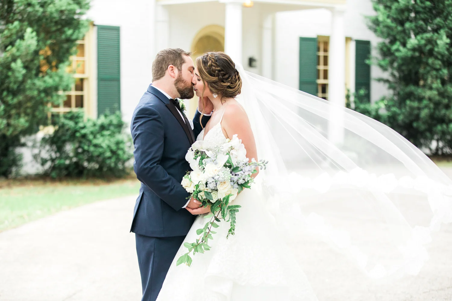 bride and groom picture ideas