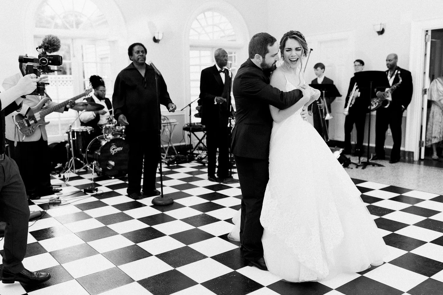 bride and groom first dancce ideas