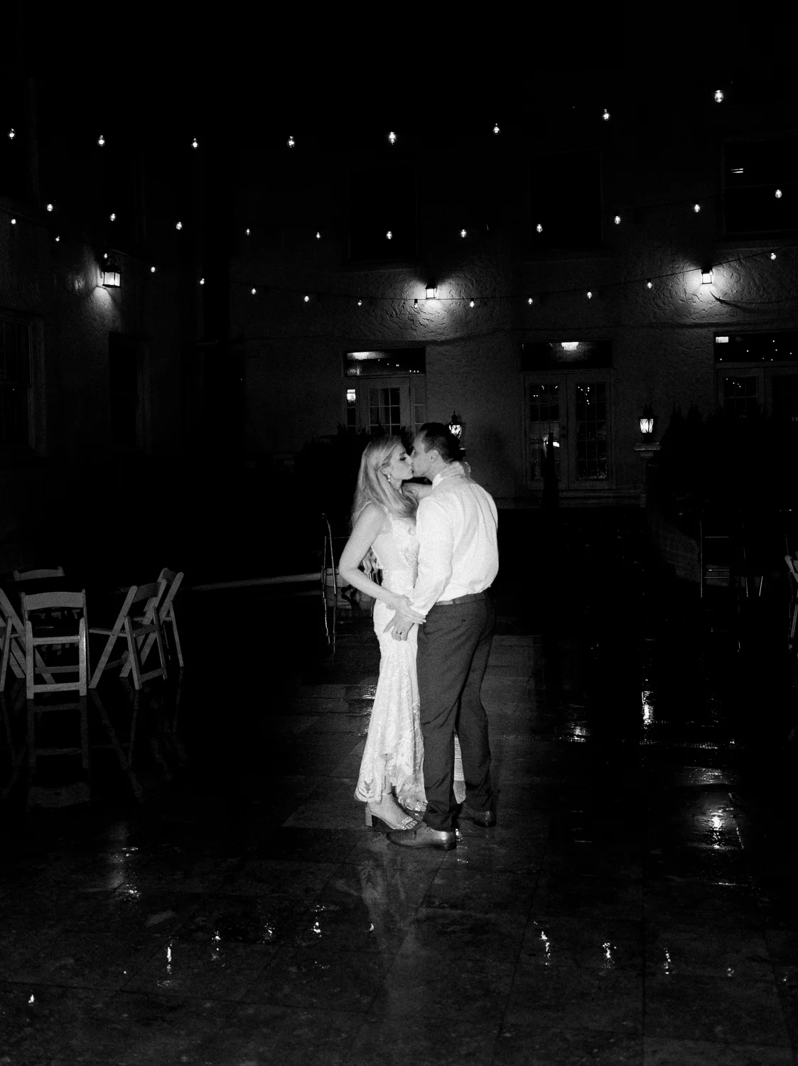 wedding day pictures in the rain