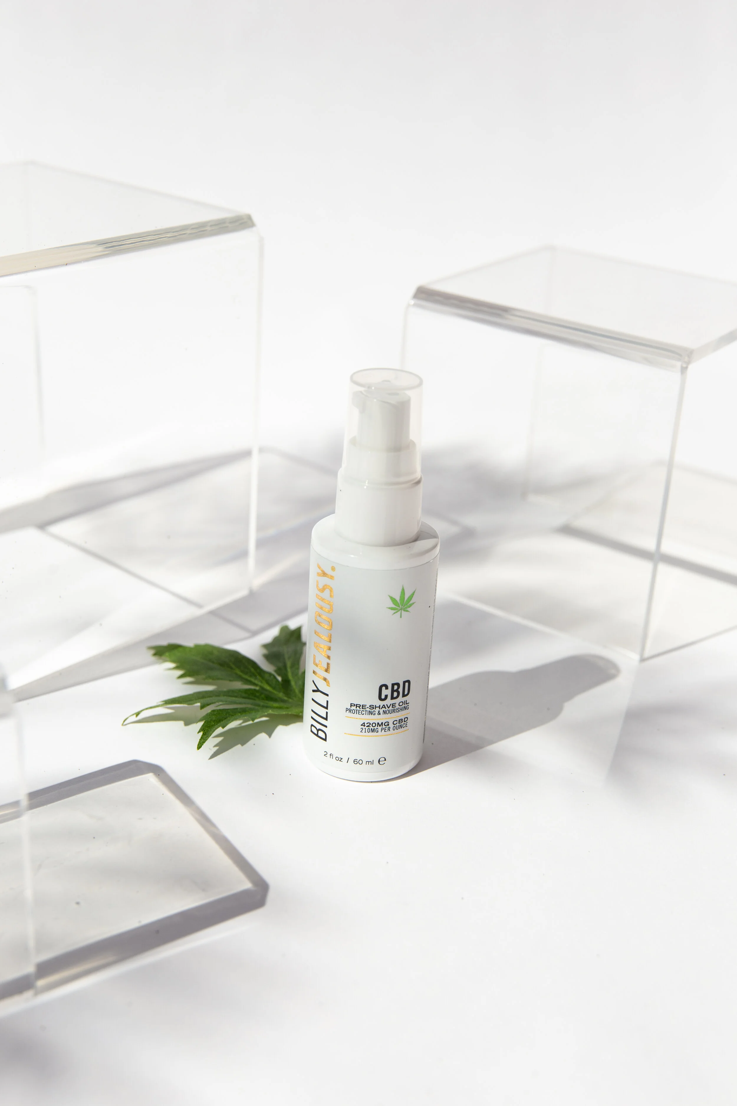 LSI_CBD_PreShave_Oil_03.jpg