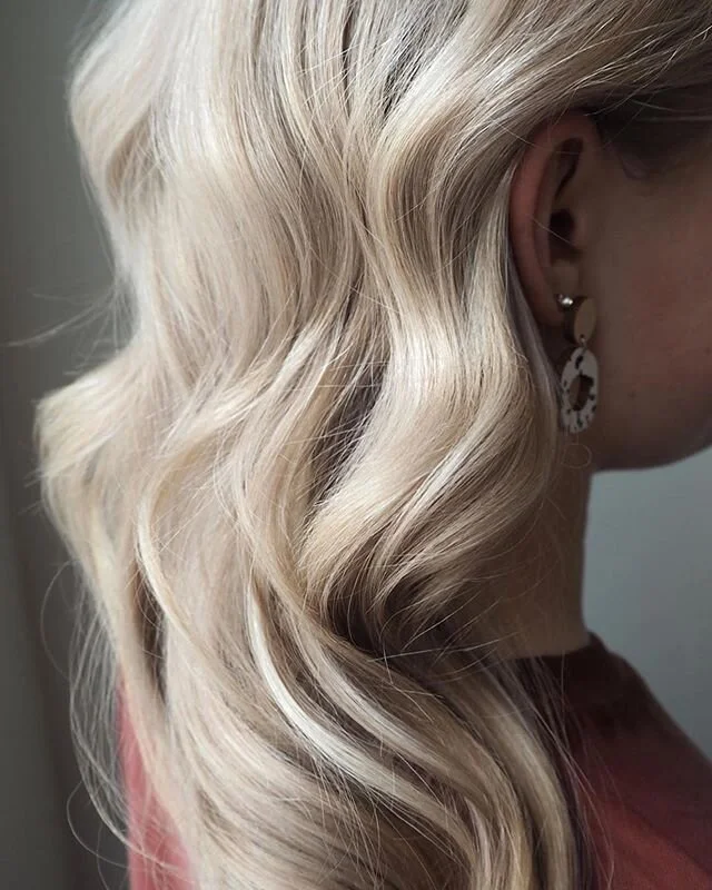 Repost from @hairbyemmil⁠⠀
⁠⠀
The thing about hair extensions is you can't help but to want more! 😄💖⁠⠀
.⁠⠀
.⁠⠀
.⁠⠀
.⁠⁠⠀
#elyciaturku #fourreasons #fourreasonsfinland #olaplex #olaplexfinland #magohair #simplynaturalfinland #simplynaturalmago #highl
